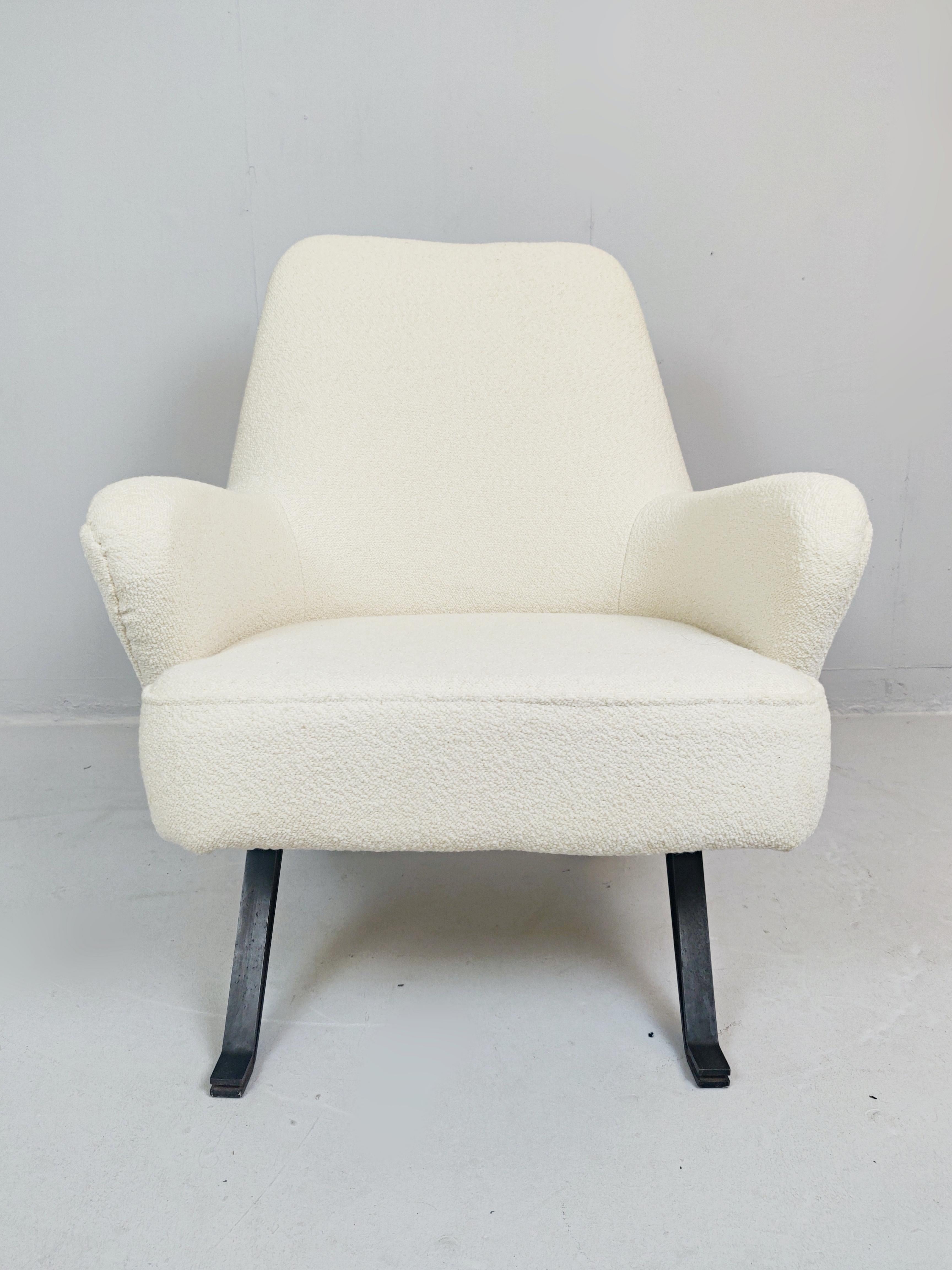 Mid-Century Modern Italian Armchair by Formanova, New Upholstery