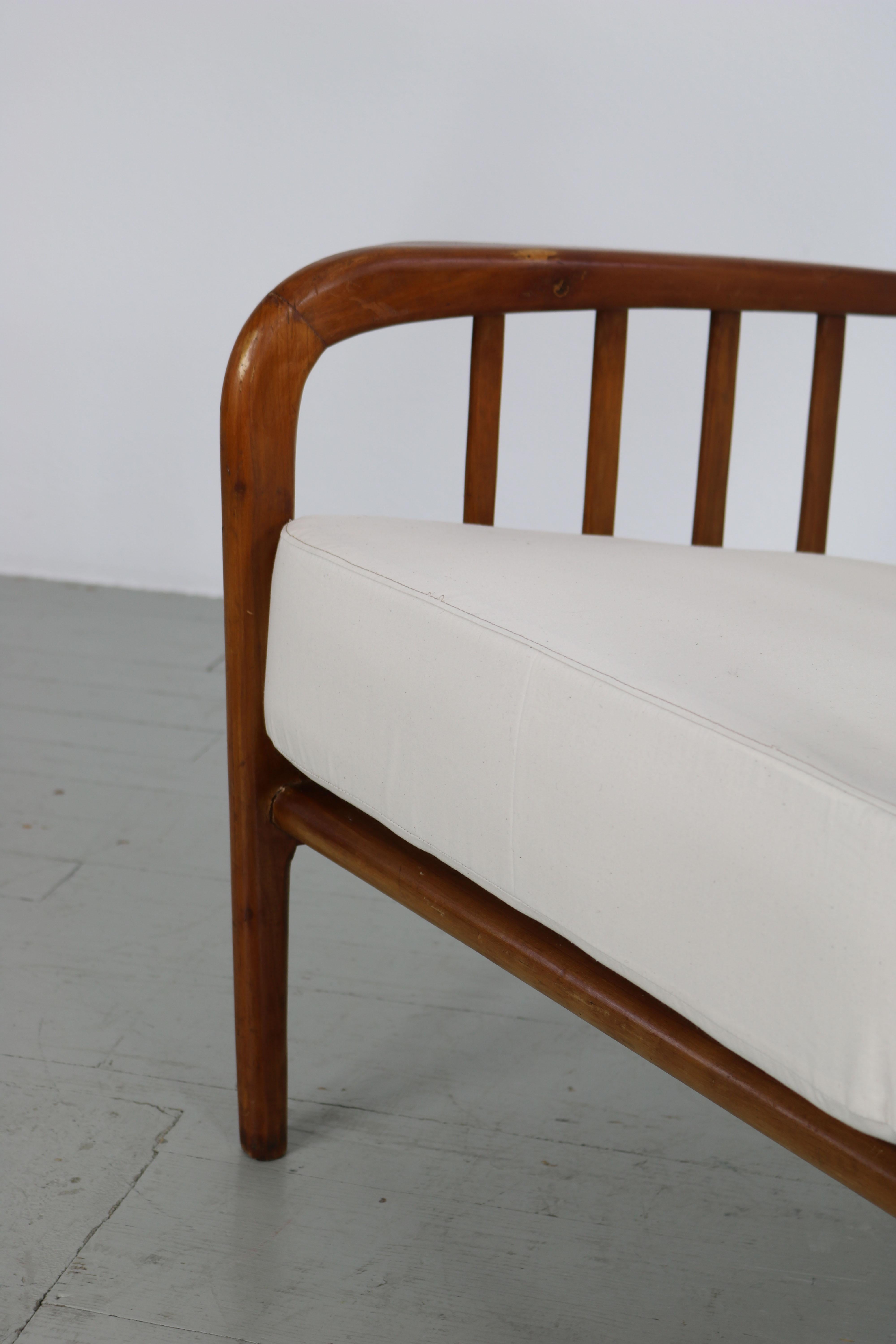 Fauteuil italien des années 40 dans le style de Paolo Buffa en vente 7