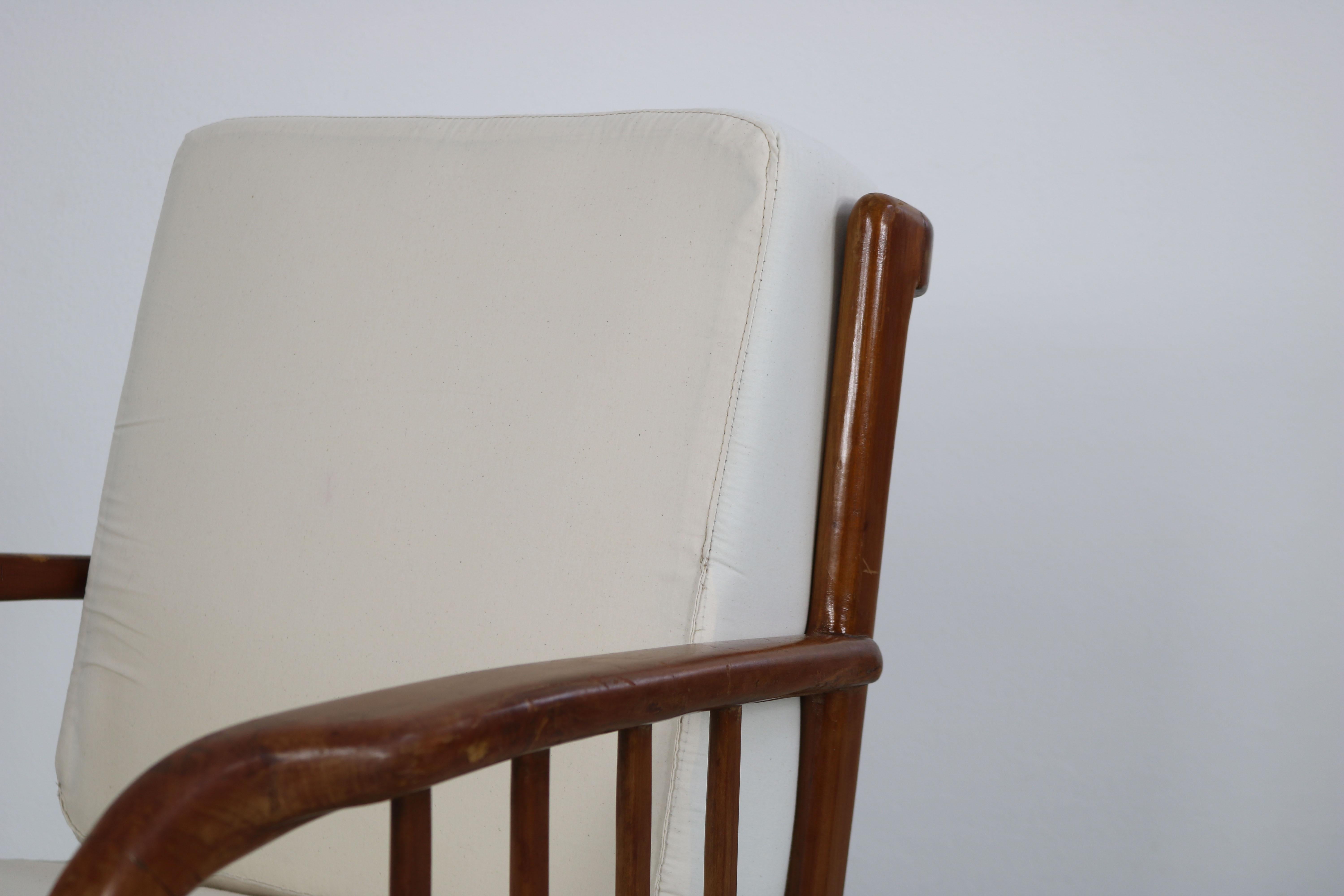 Italian Armchair from the 40s in the Style of Paolo Buffa For Sale 9