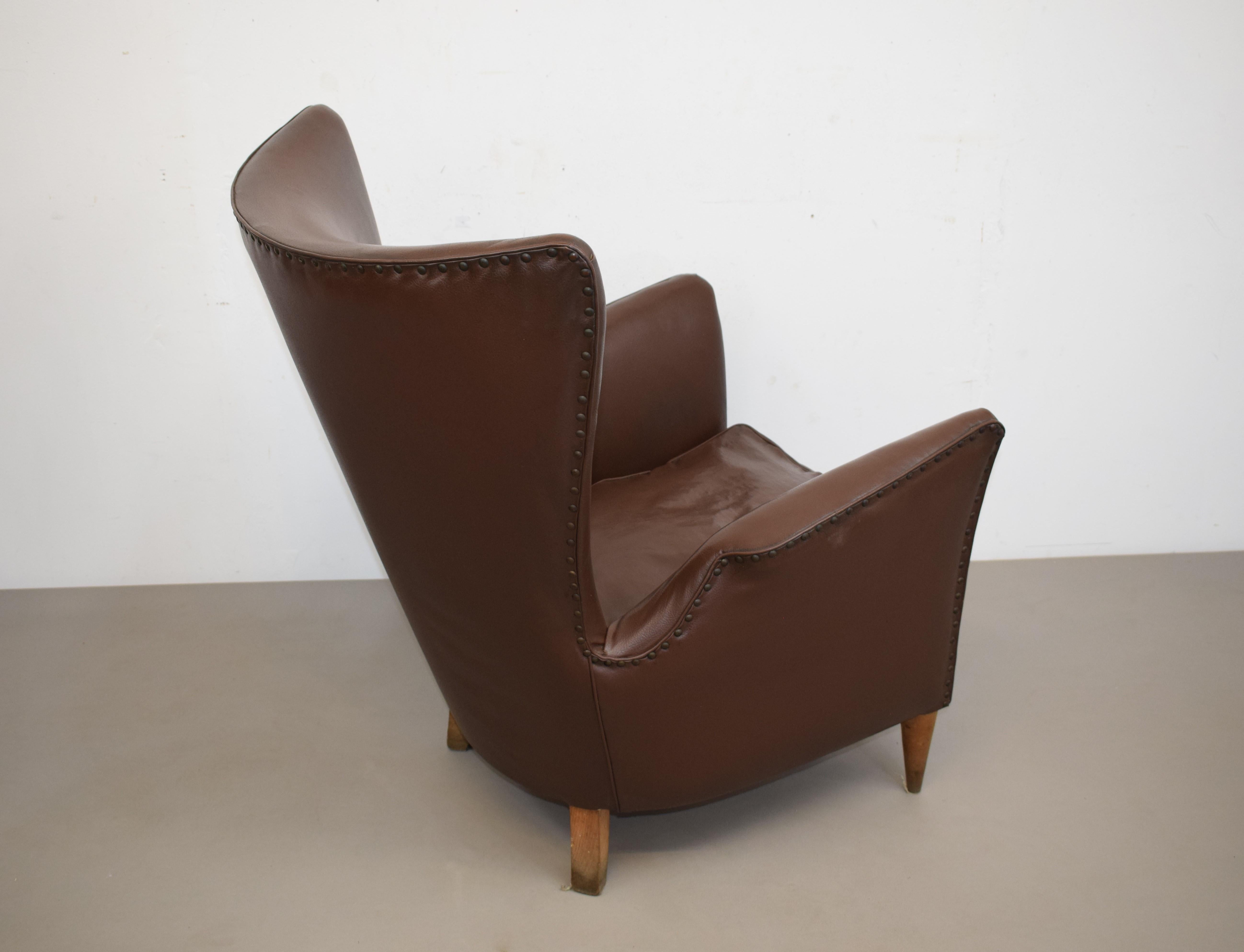 Leather Italian Armchair, Gio Ponti Style, 1950s For Sale