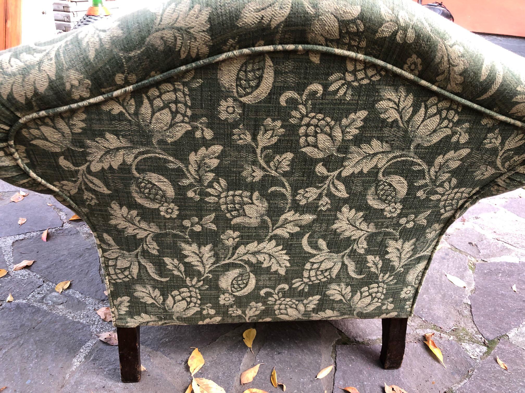 Italian Armchair in Original Green Fabric of the 20th Century In Good Condition In Buggiano, IT