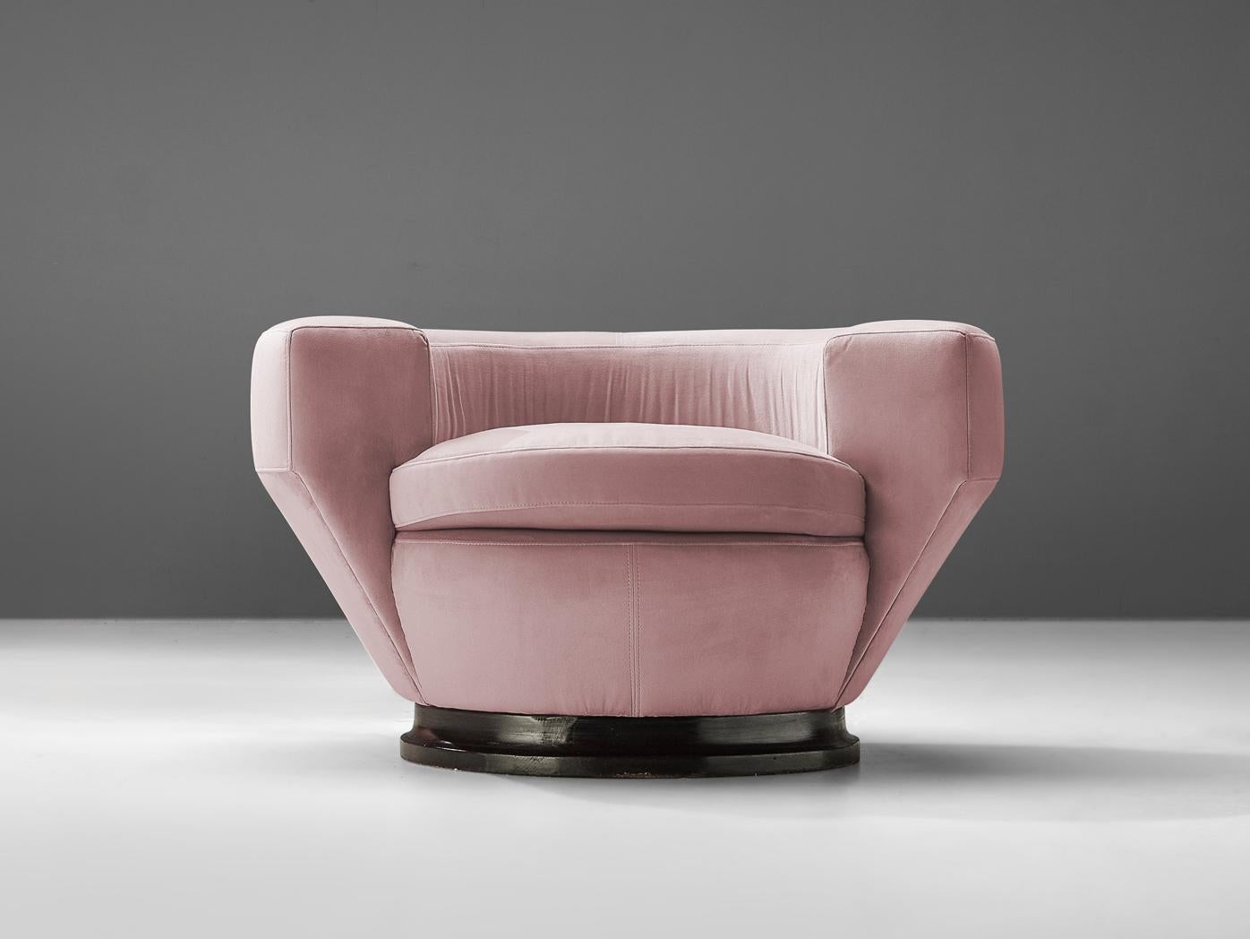 Mid-20th Century Italian Armchair in Pink Upholstery For Sale