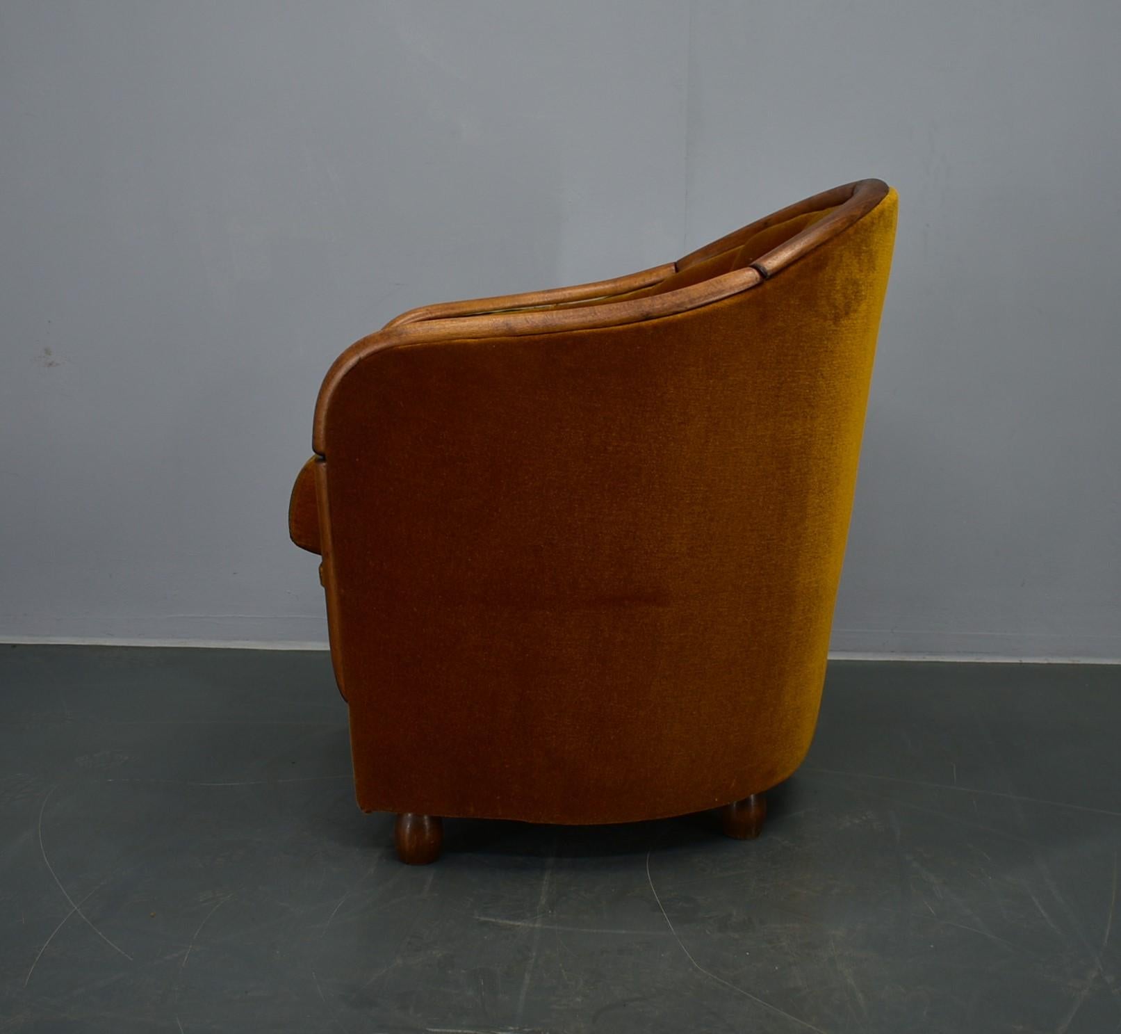 Italian Armchair in the Style of Gio Ponti, 1950's. 4