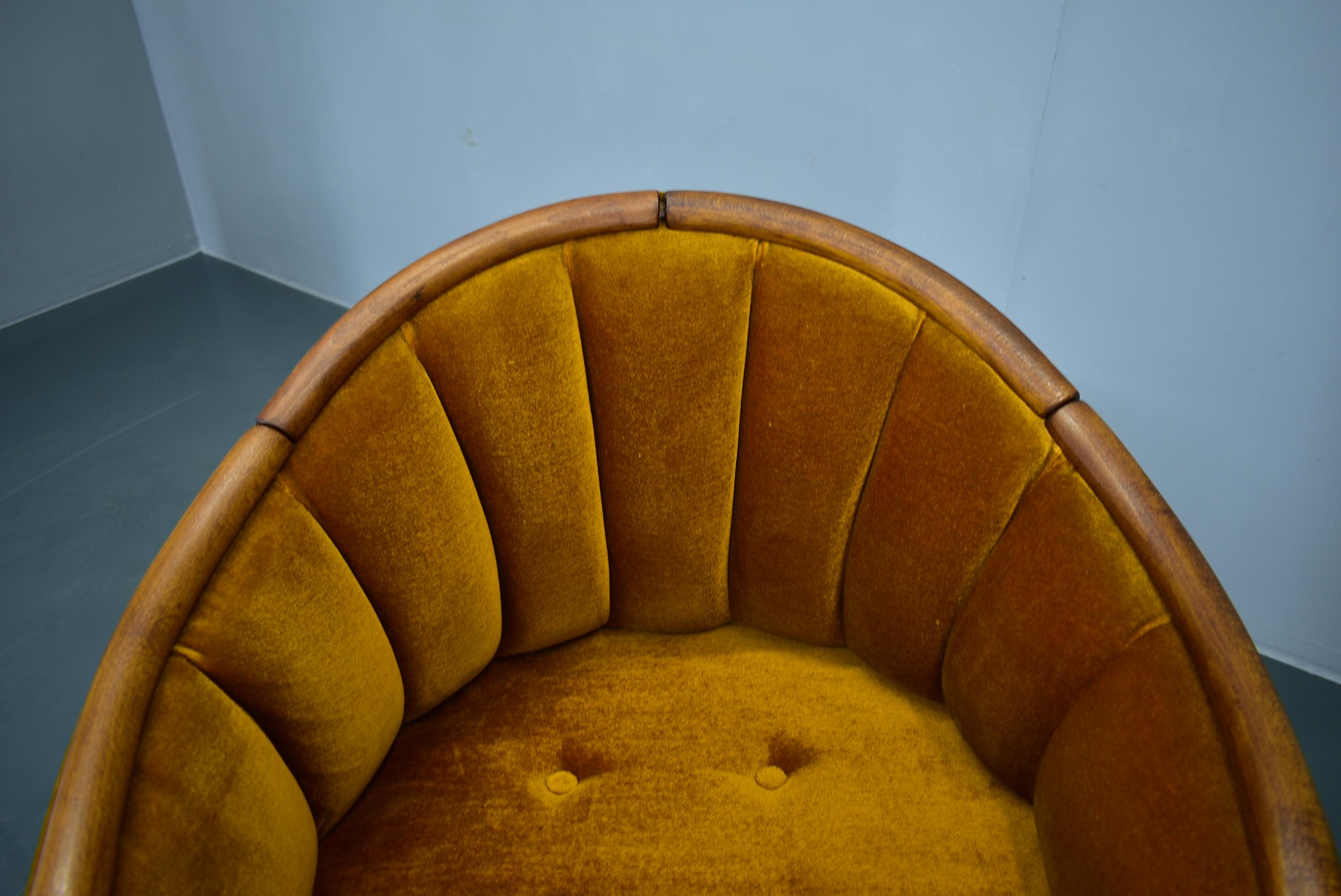 Italian Armchair in the Style of Gio Ponti, 1950's. 6