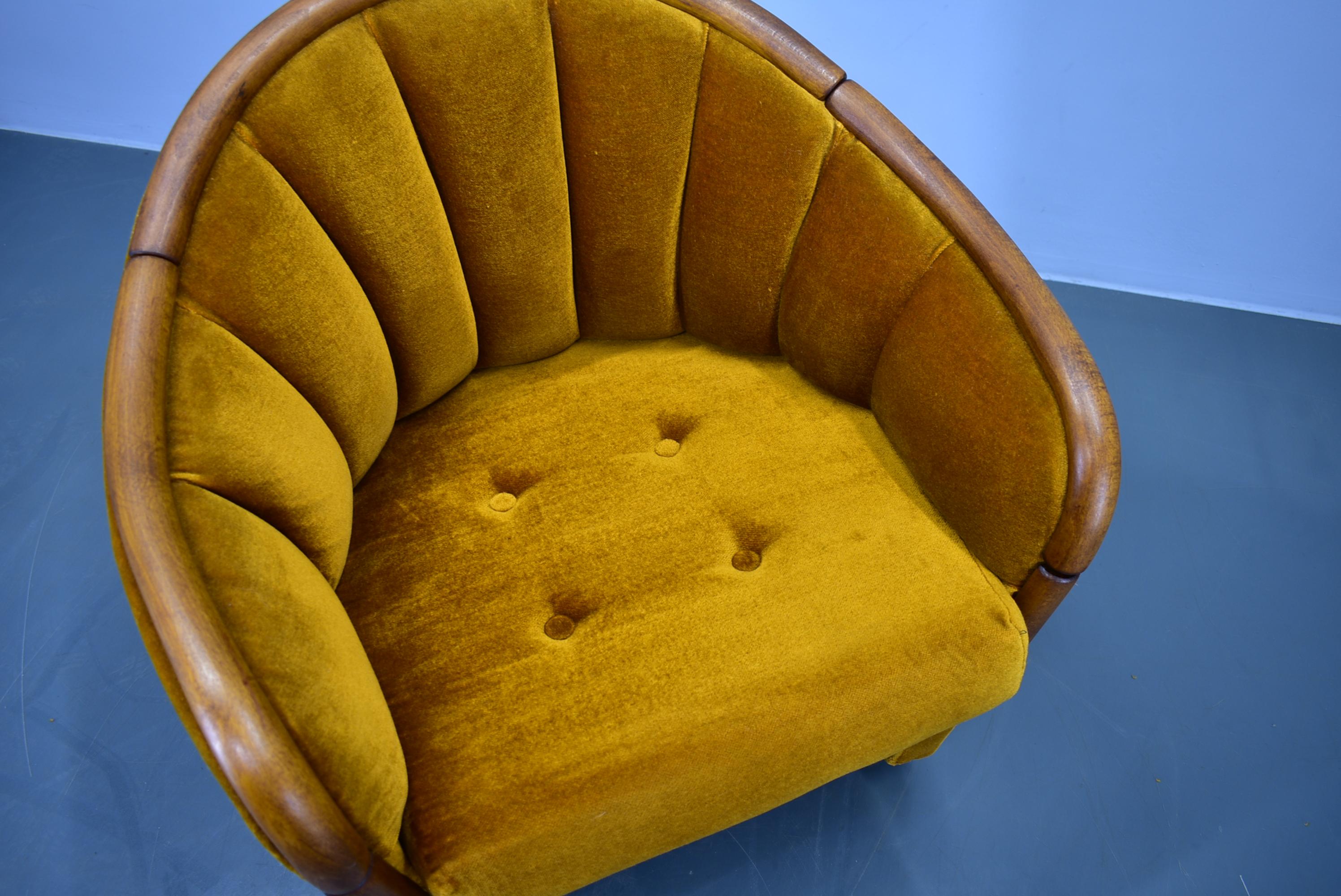 Italian Armchair in the Style of Gio Ponti, 1950's. 8