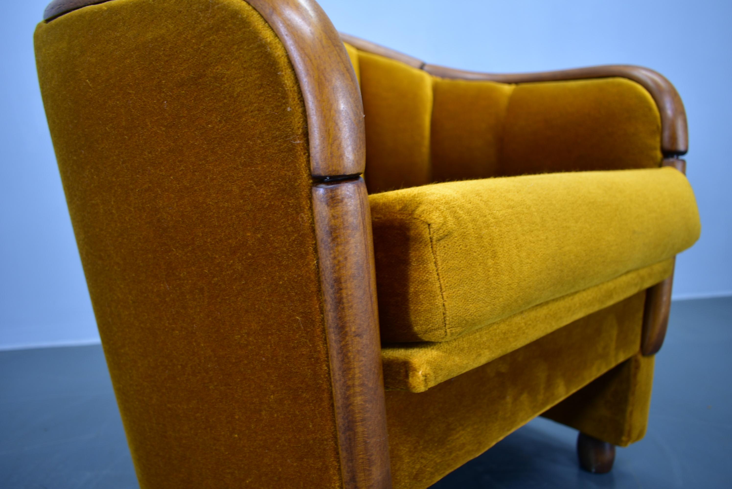 Italian Armchair in the Style of Gio Ponti, 1950's. 9