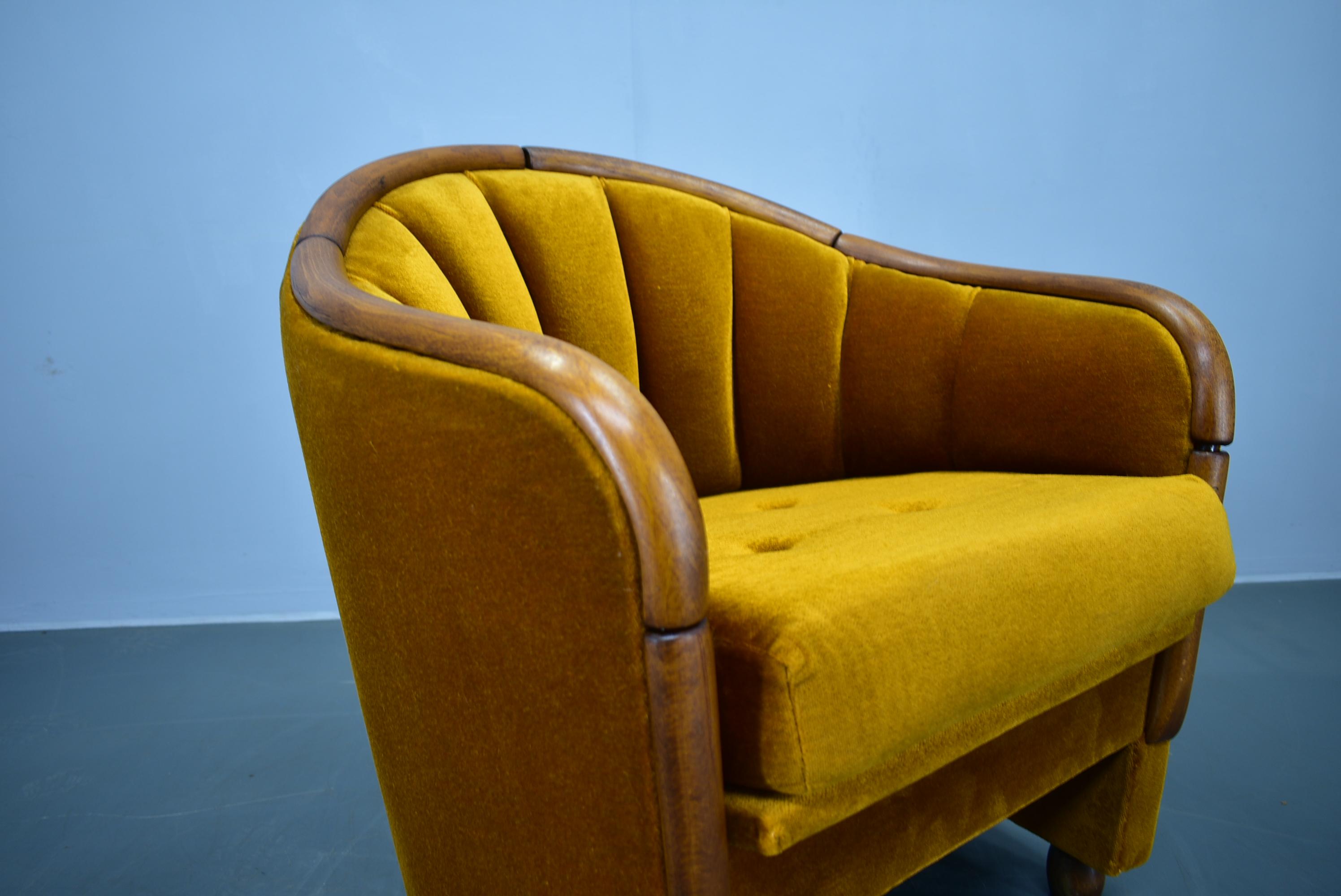 Italian Armchair in the Style of Gio Ponti, 1950's. 10