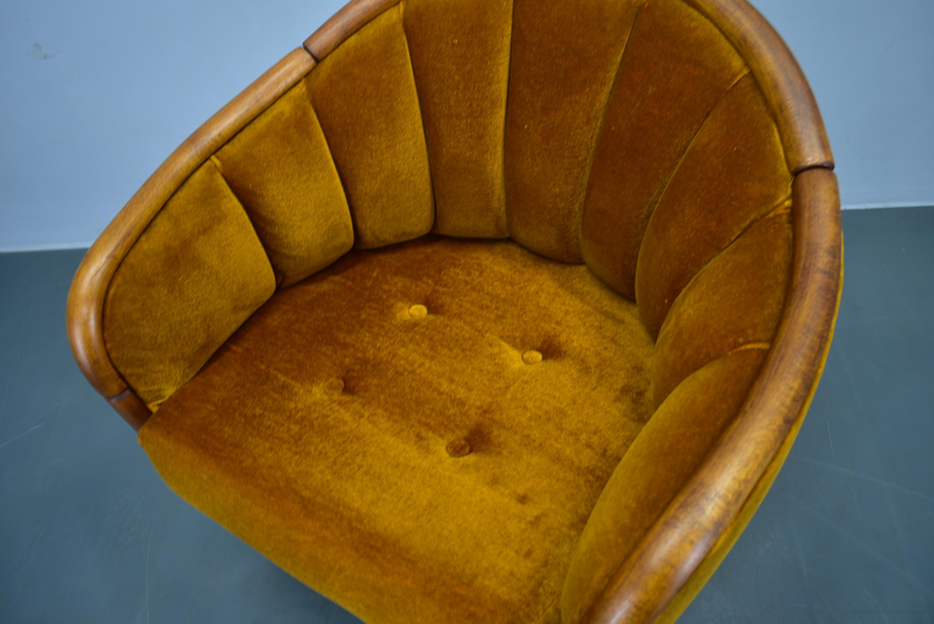 Italian Armchair in the Style of Gio Ponti, 1950's. 2