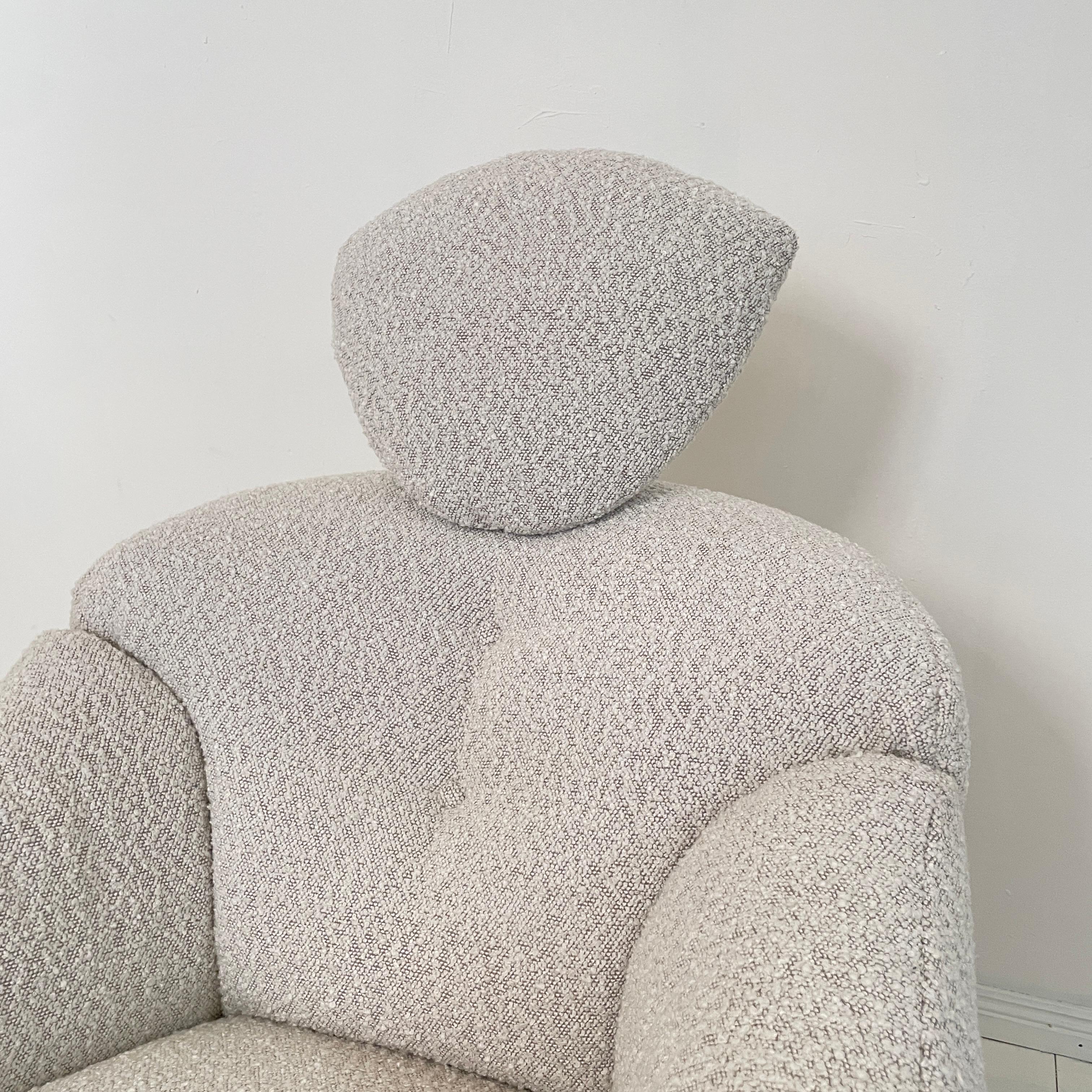 Italian Armchair in White Boucle Fabric, 1981 For Sale 4