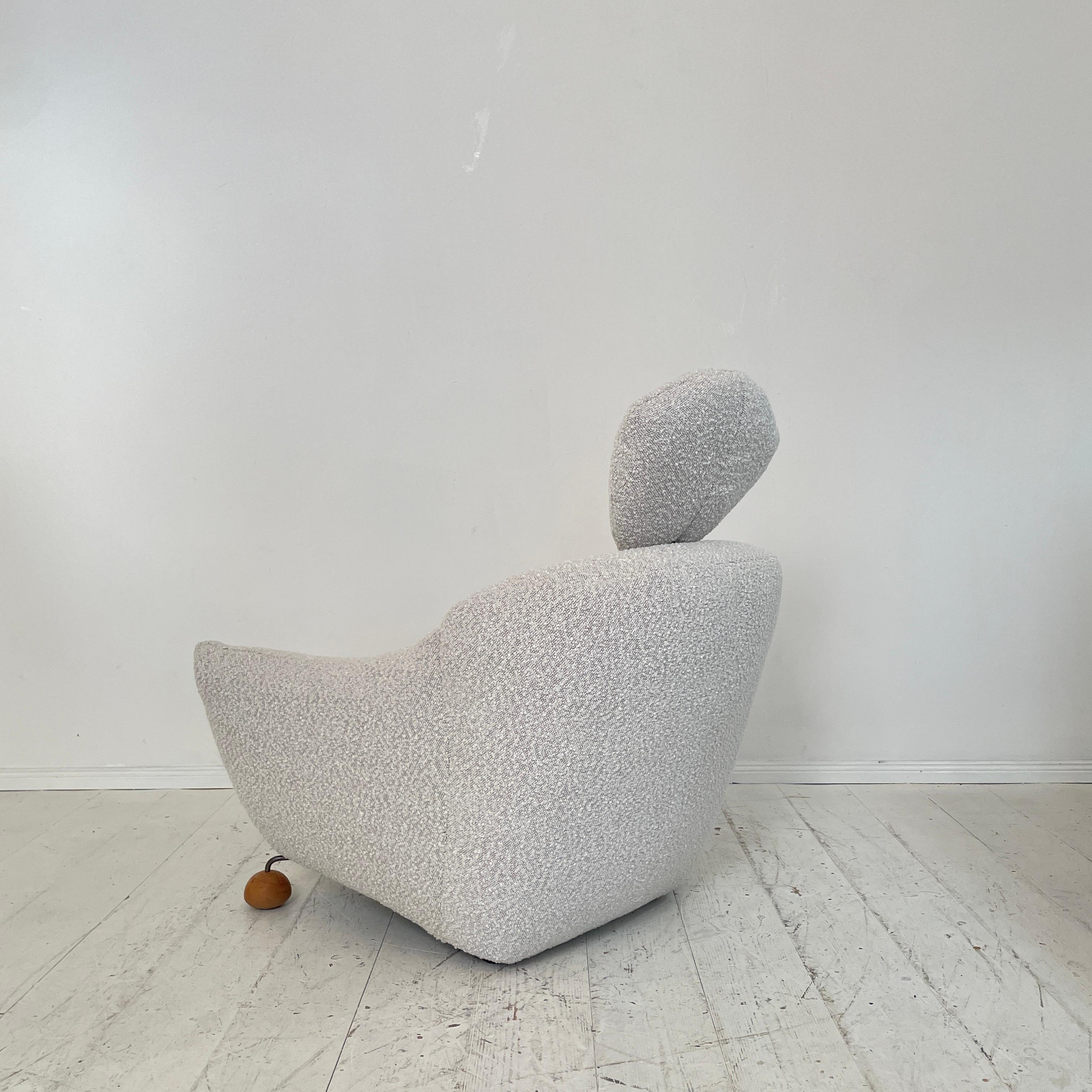 Italian Armchair in White Boucle Fabric, 1981 For Sale 7