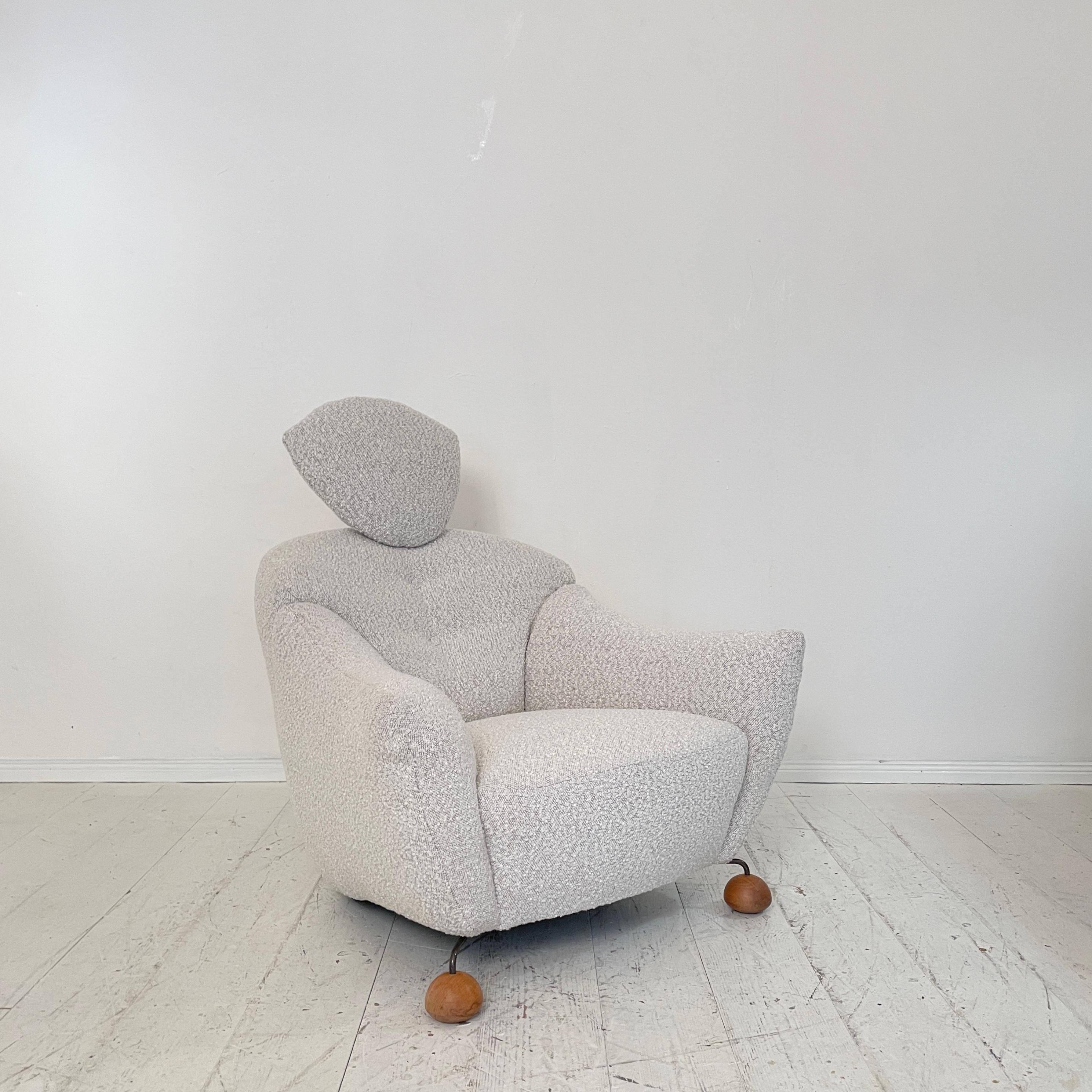 Italian Armchair in White Boucle Fabric, 1981 For Sale 2