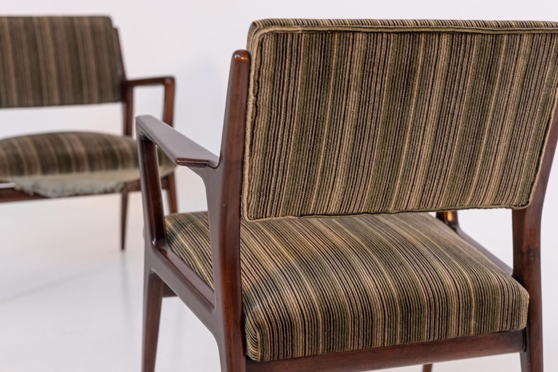 Italian armchair pair Attributed to Gio Ponti in Original Velvet For Sale 9