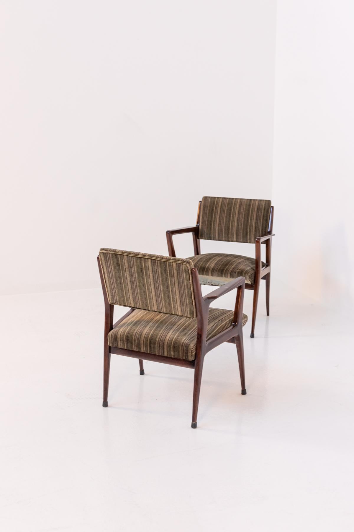 Italian armchair pair Attributed to Gio Ponti in Original Velvet For Sale 14