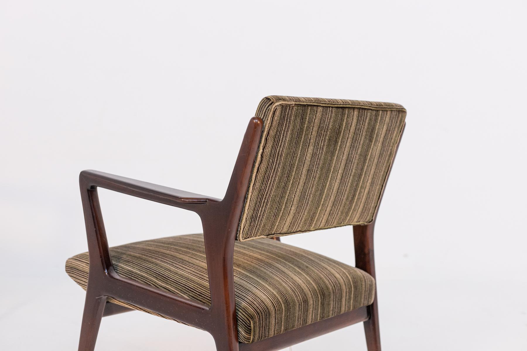 Mid-Century Modern Italian armchair pair Attributed to Gio Ponti in Original Velvet For Sale