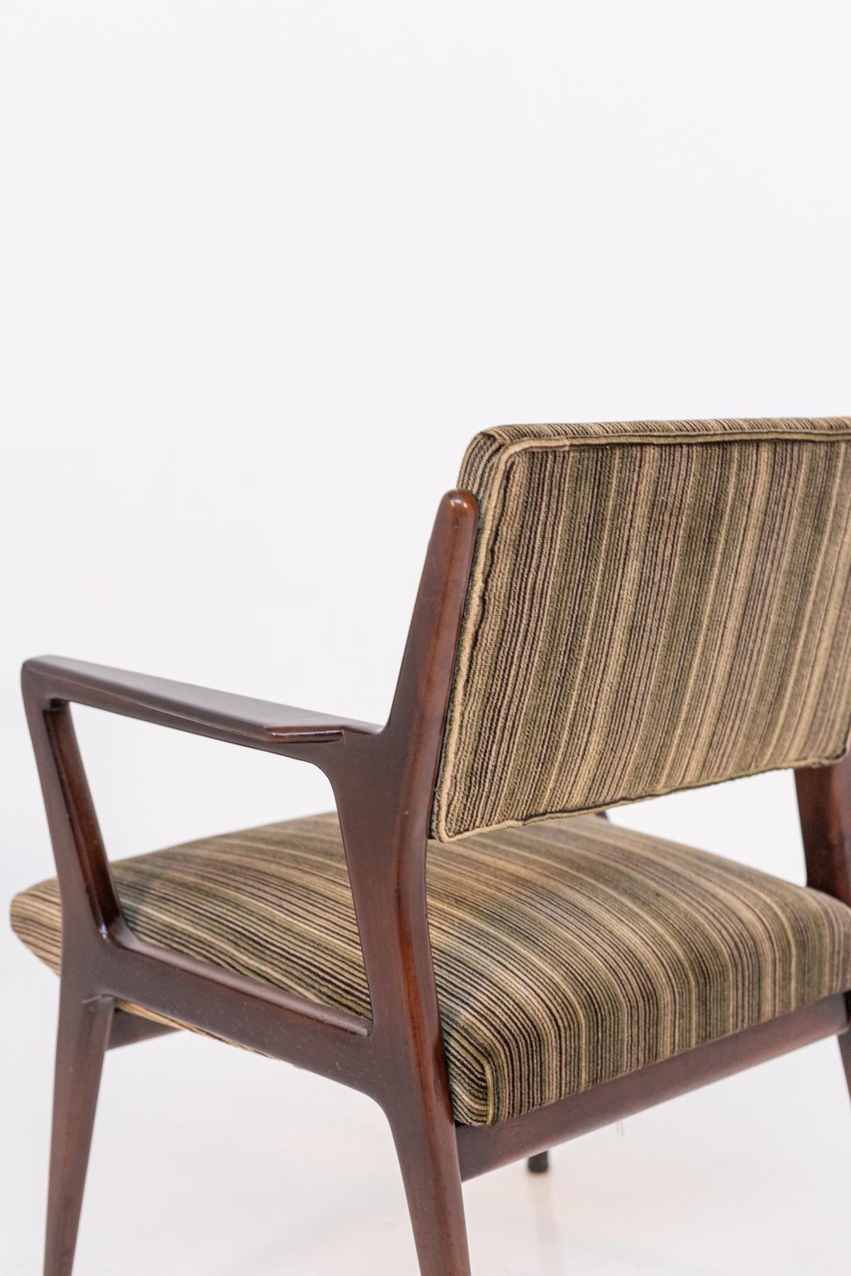 Italian armchair pair Attributed to Gio Ponti in Original Velvet For Sale 3