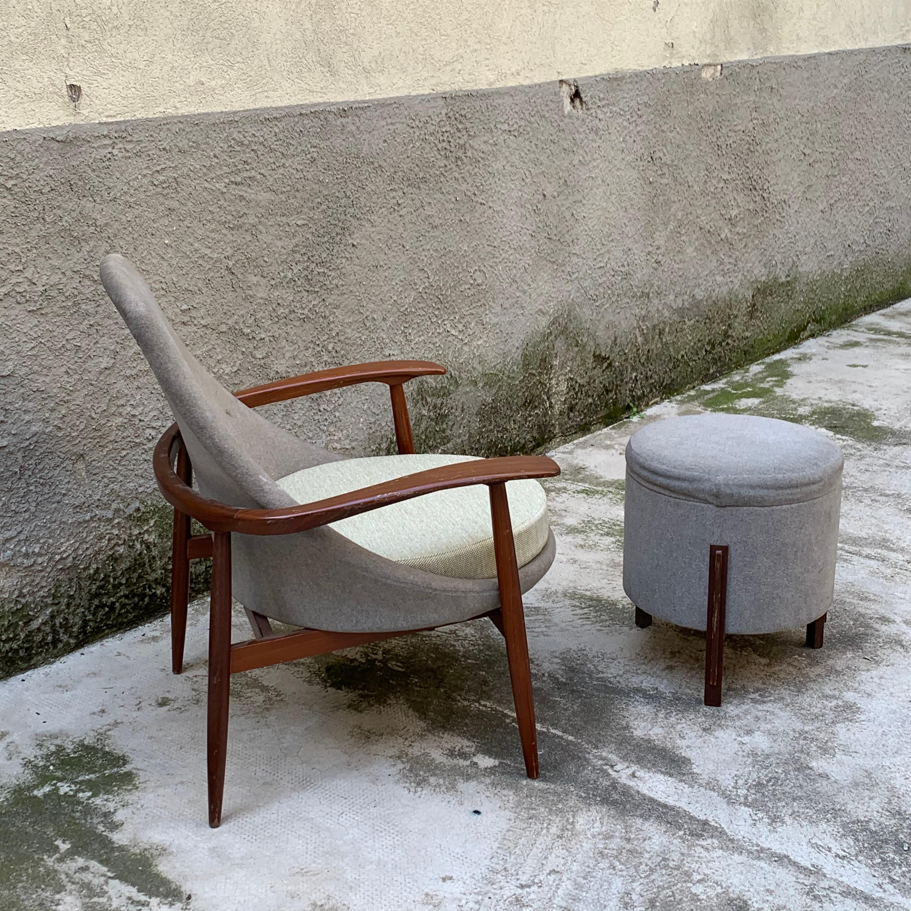 Italienischer Sessel und kleiner Ottoman von Fratelli Marelli für Framar, 1950er Jahre im Zustand „Gut“ im Angebot in Milano, IT