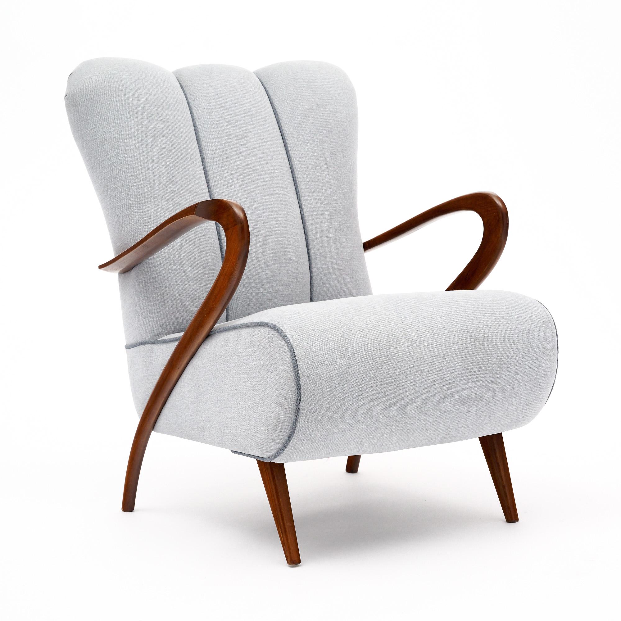 Mid-Century Modern Italian Armchairs Attributed to Guiglielmo Ulrich For Sale