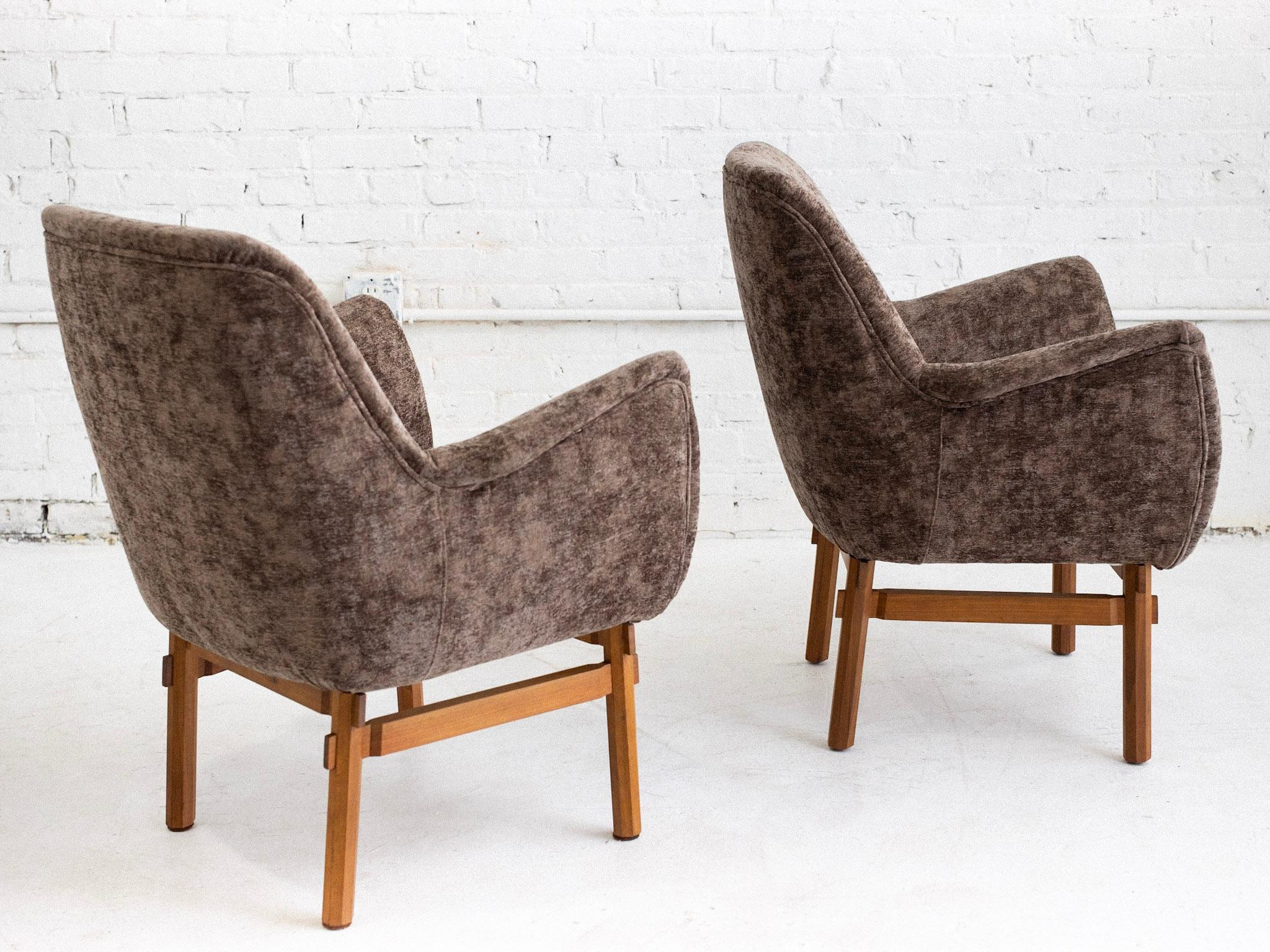 Italienische Sessel, Ico Parisi für Cassina zugeschrieben – ein Paar (Moderne der Mitte des Jahrhunderts) im Angebot