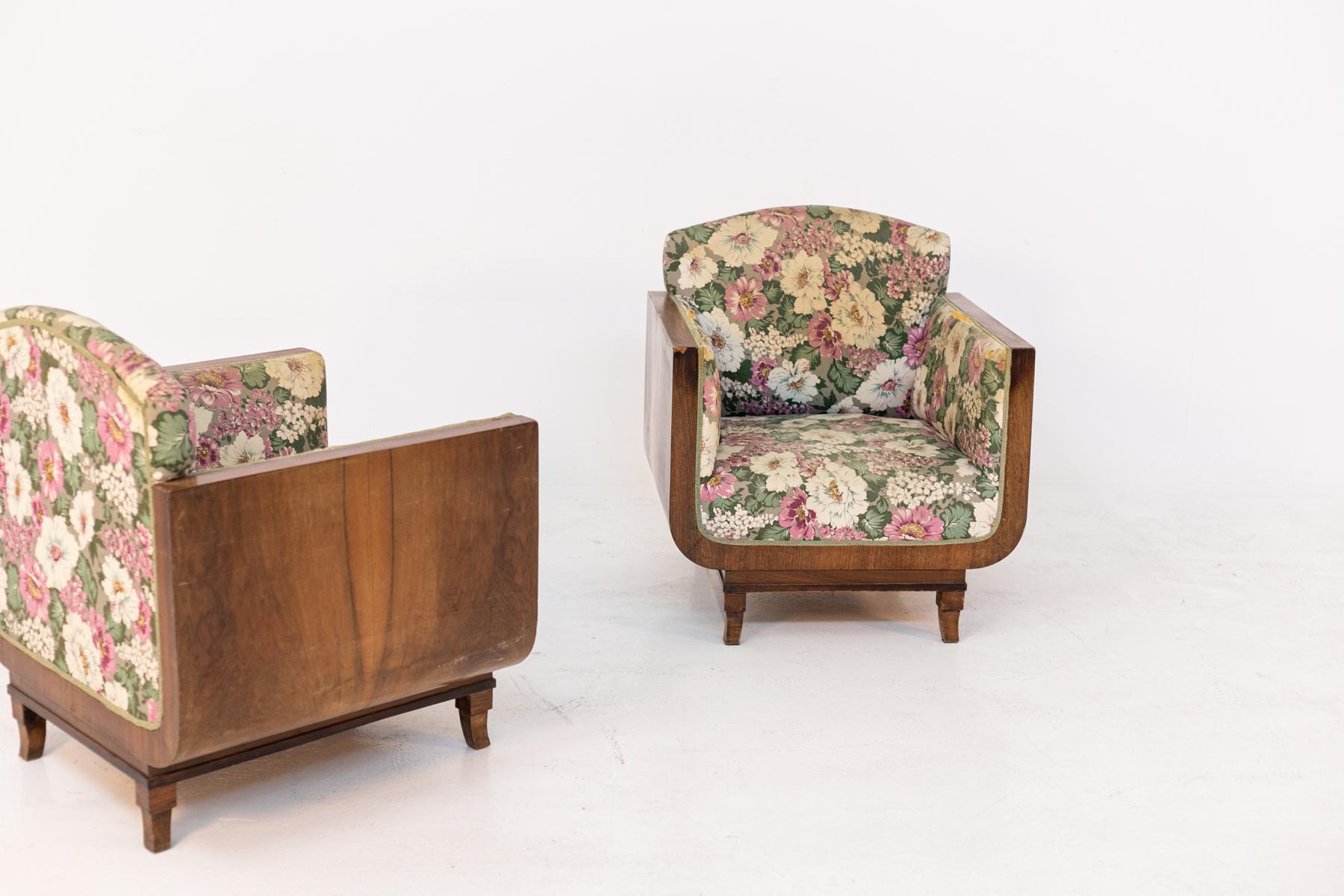 Italian Armchairs by Gaetano and Osvaldo Borsani in Wood and Original Fabric In Good Condition In Milano, IT