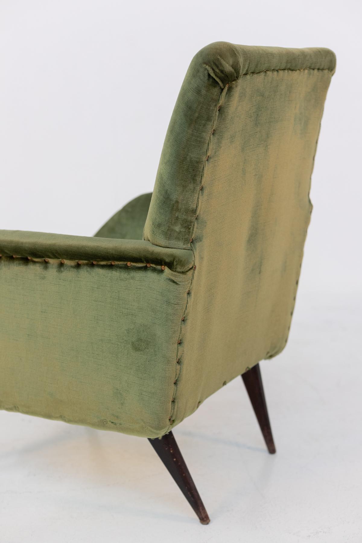 Mid-20th Century Italian Armchairs in Green Velvet and Wood For Sale
