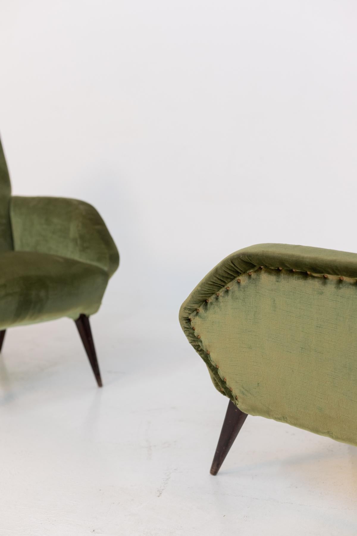 Italian Armchairs in Green Velvet and Wood For Sale 1