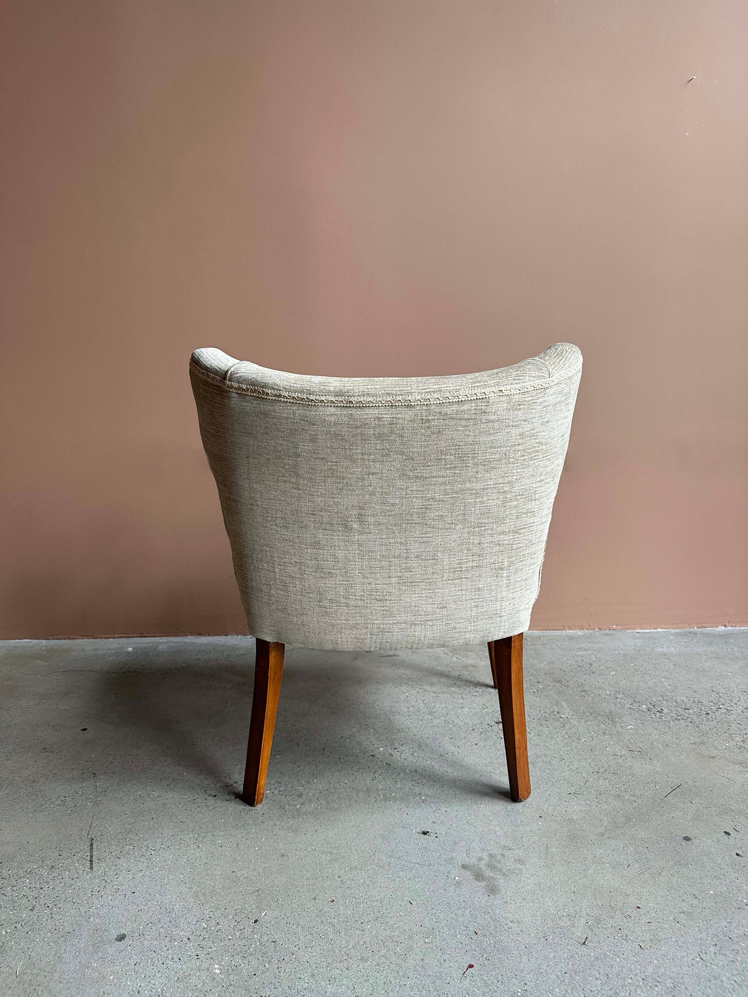 Mid-20th Century Italian Armchairs in the style of Melchiorre Bega, c. 1940, Pair For Sale