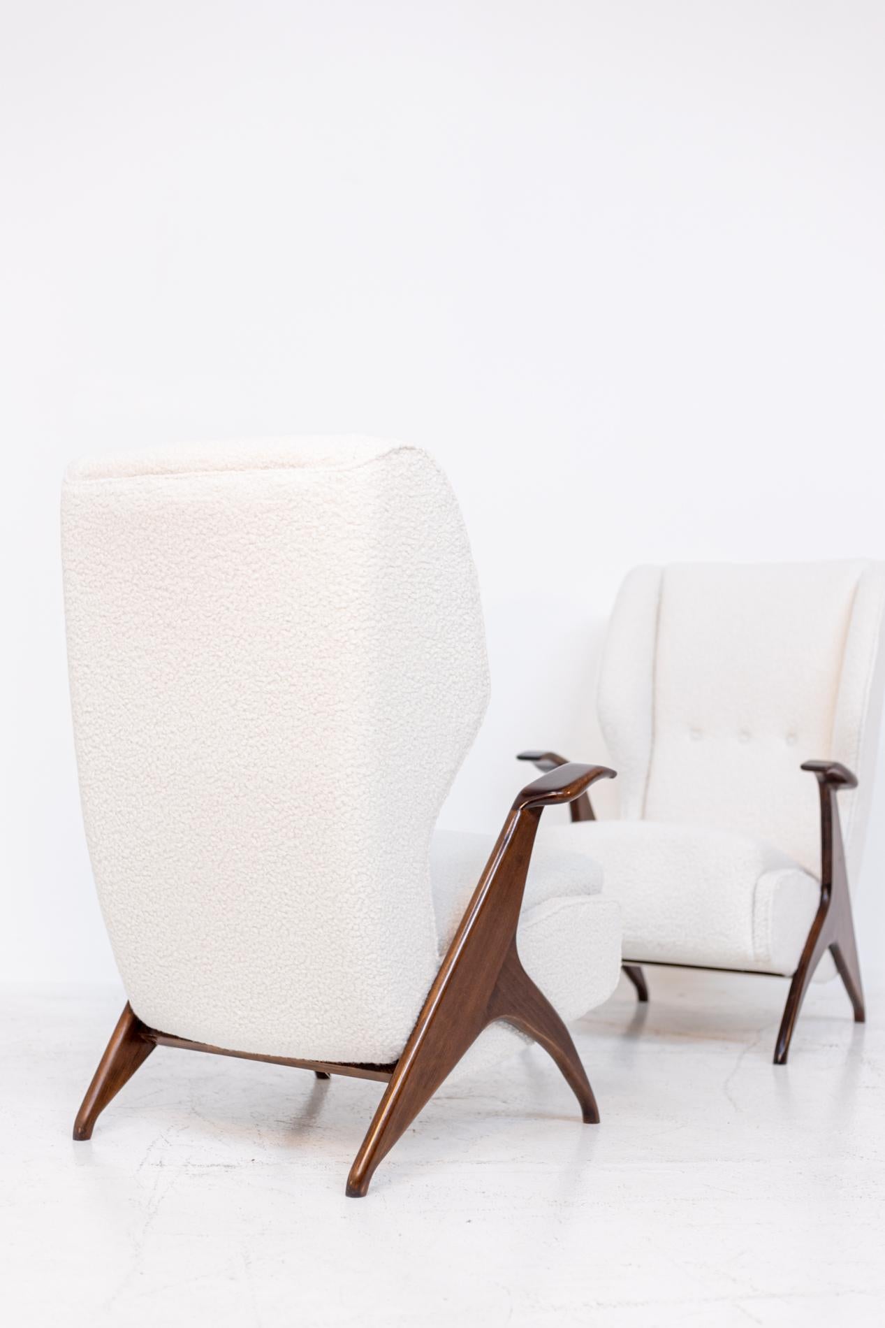 Italian Armchairs in White Bouclè and Sculpture Wood 5