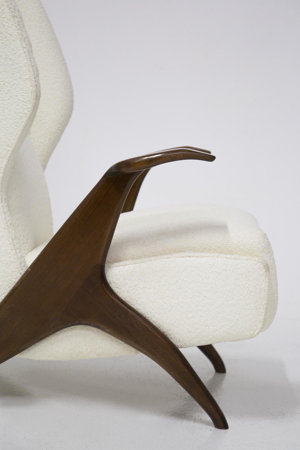 Italian Armchairs in White Bouclè and Sculpture Wood 7
