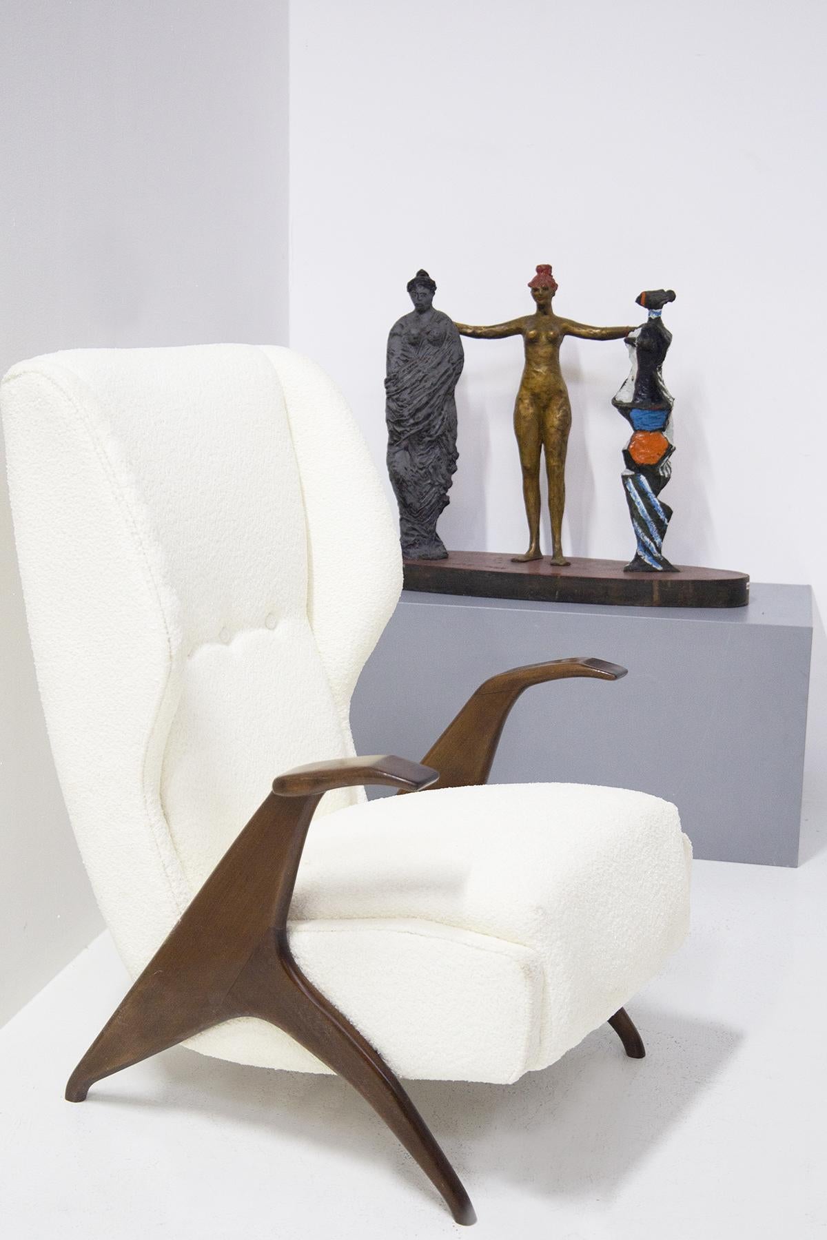 Italian Armchairs in White Bouclè and Sculpture Wood In Good Condition In Milano, IT