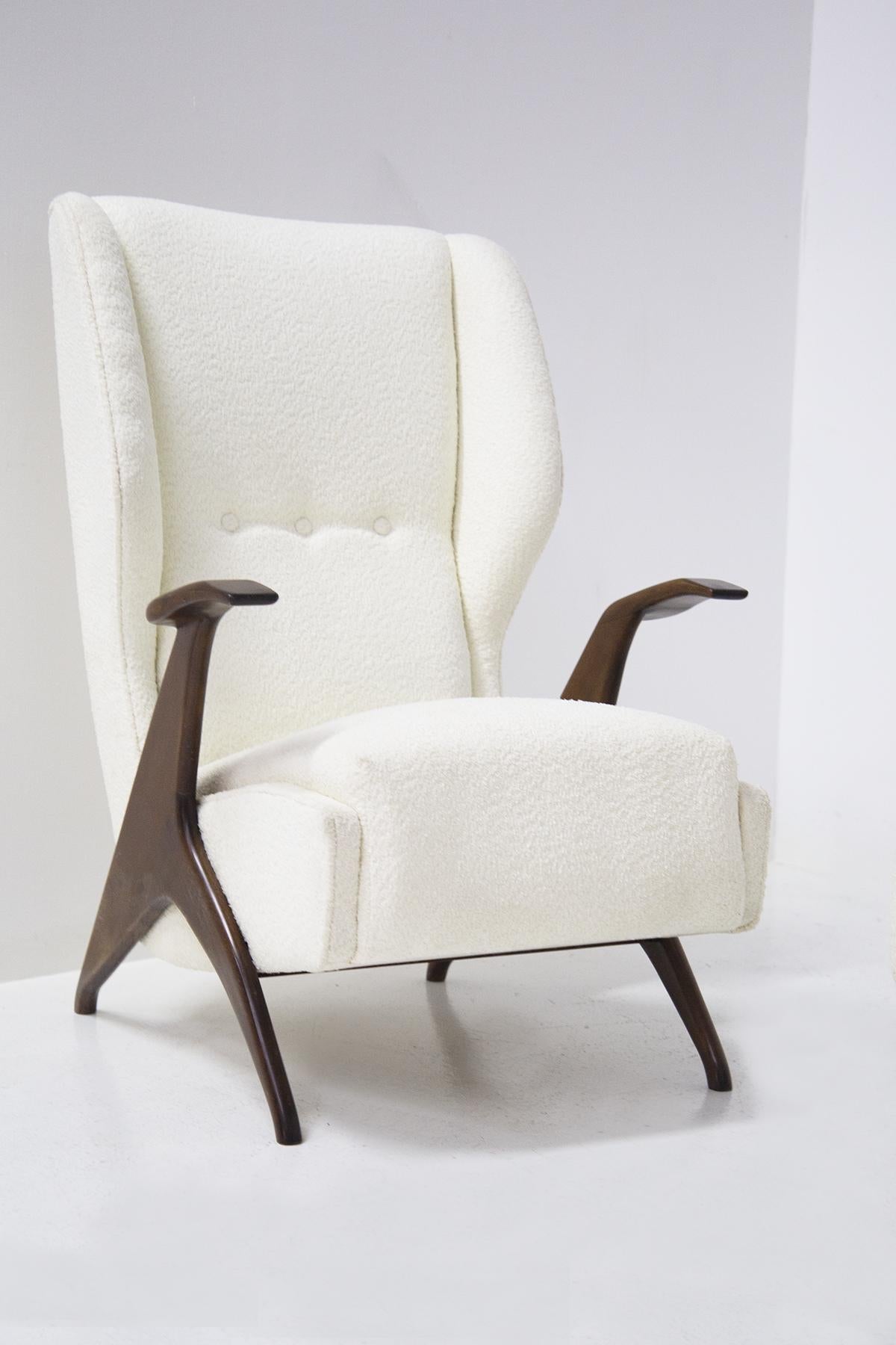 Italian Armchairs in White Bouclè and Sculpture Wood 1