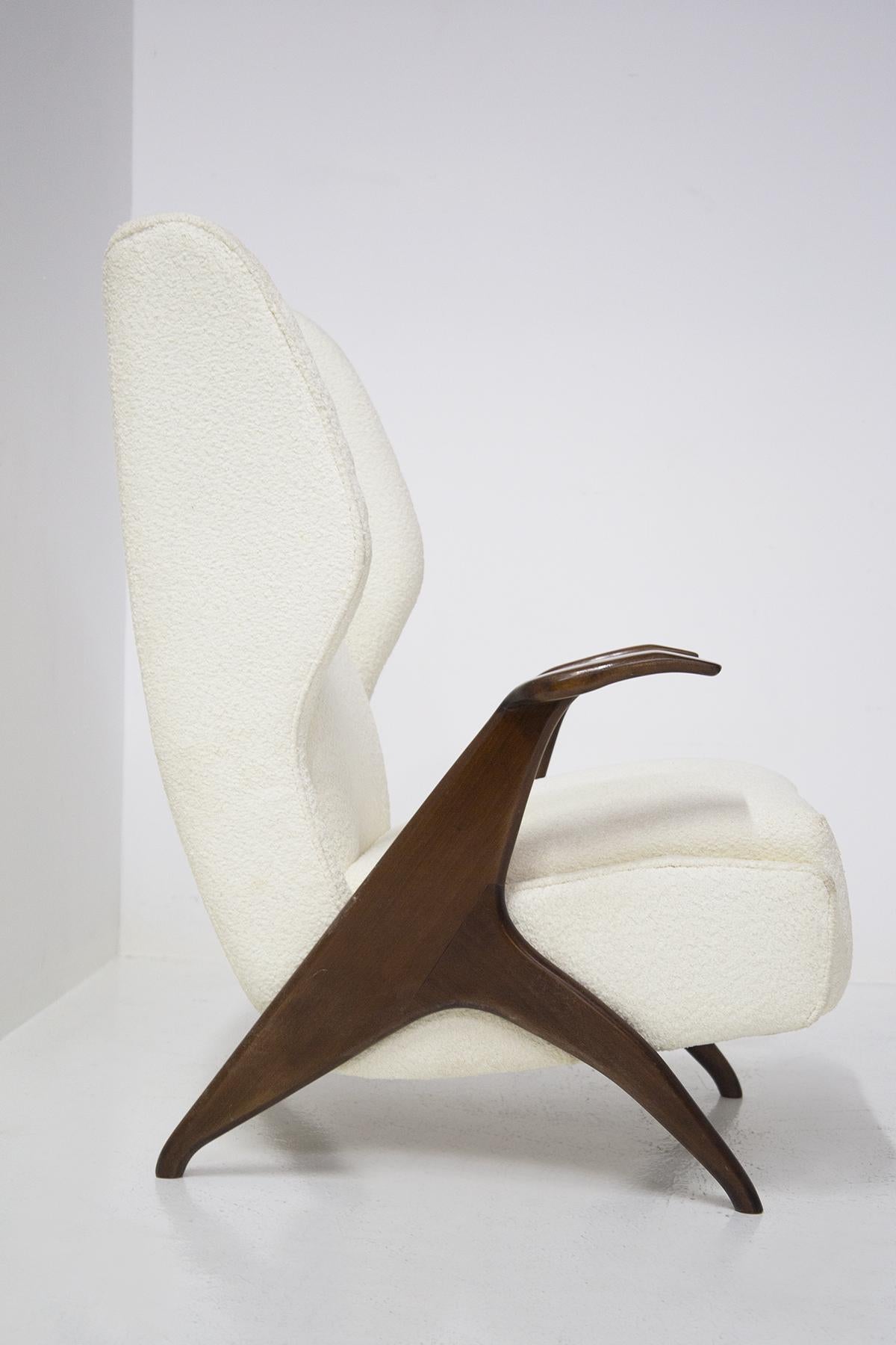 Italian Armchairs in White Bouclè and Sculpture Wood 2