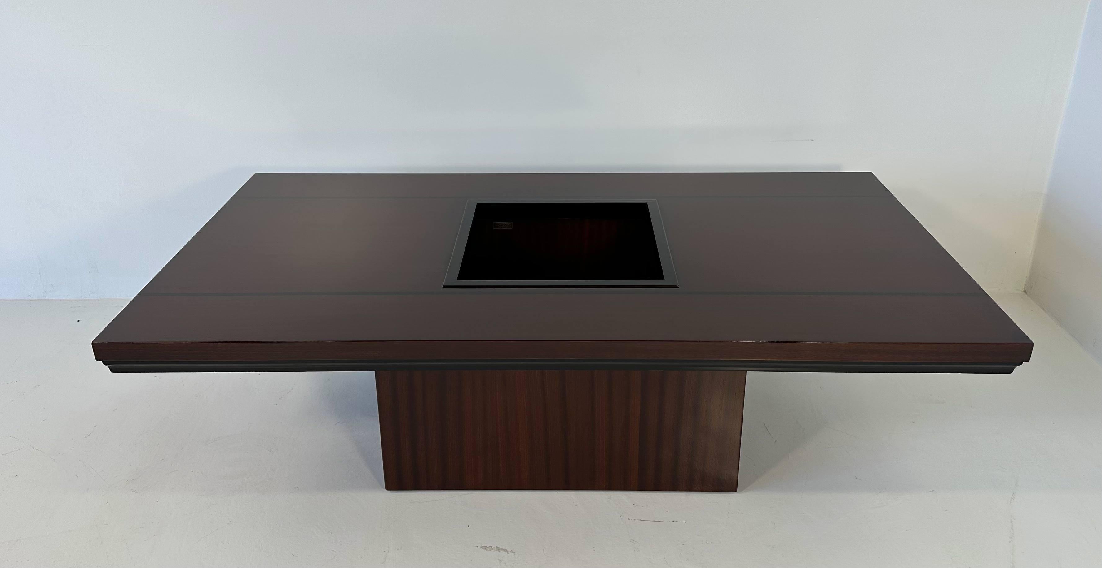 Italian Art Deco Style Mahogany and Ebonized Inlays Bar Table, 1980s In Good Condition For Sale In Meda, MB
