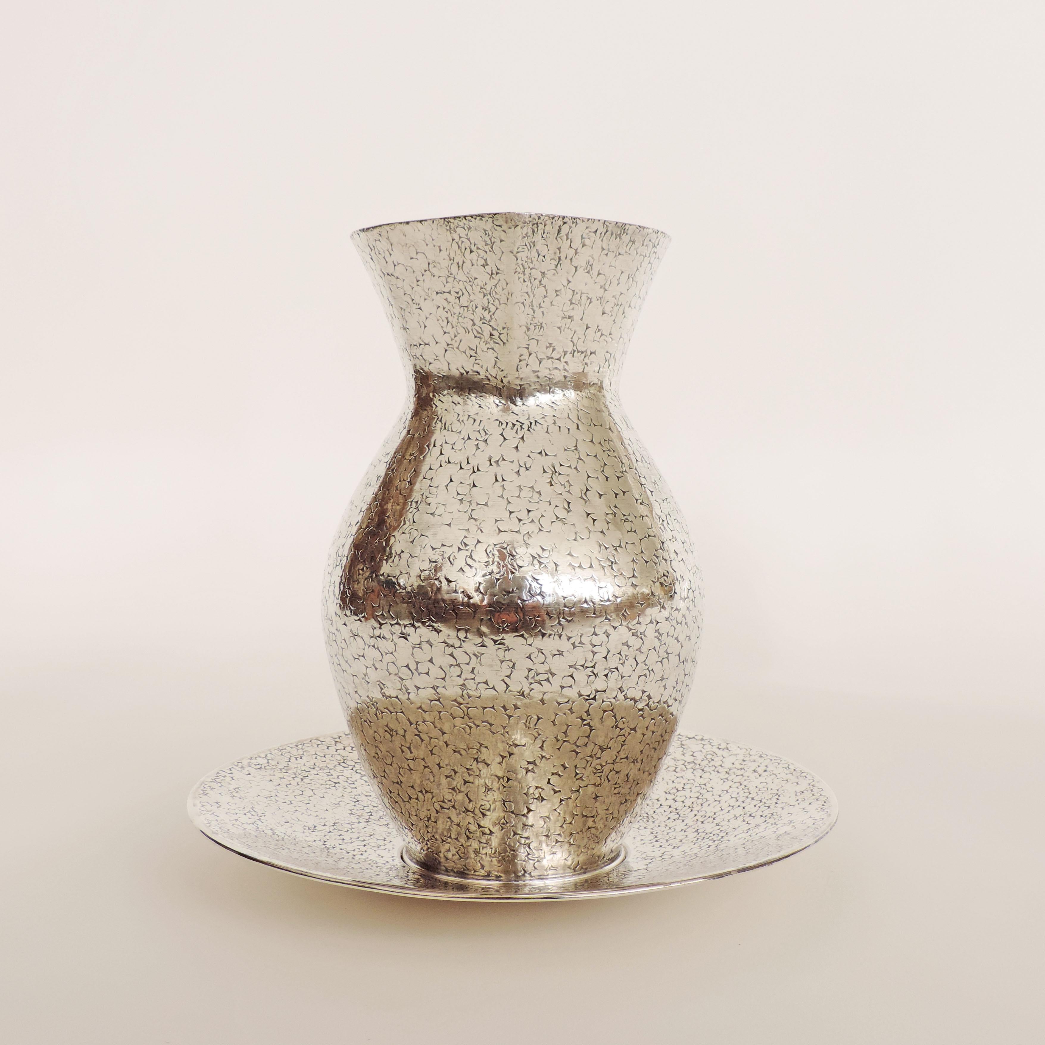Italian Art Deco 1940s Hammered Silver Jug and Plate Attributed to Gio Ponti 4