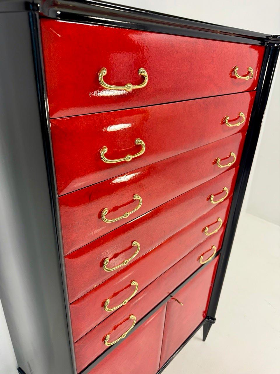 Italienische Kommode im Art déco der 1950er Jahre aus rotem Pergament und schwarzem Lack im Angebot 4