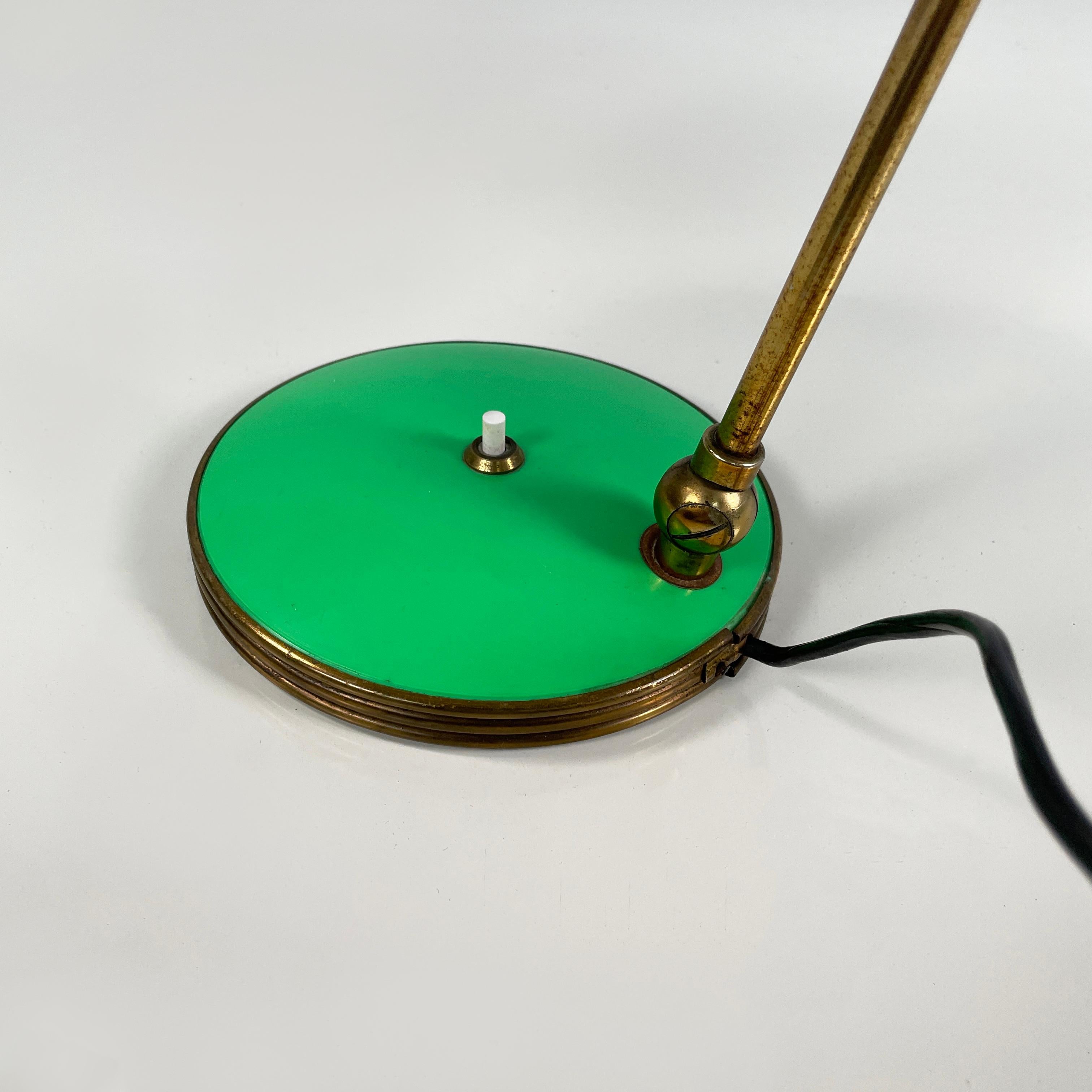 Lampe de table Art déco italienne réglable en laiton et métal vert, années 1950 en vente 11