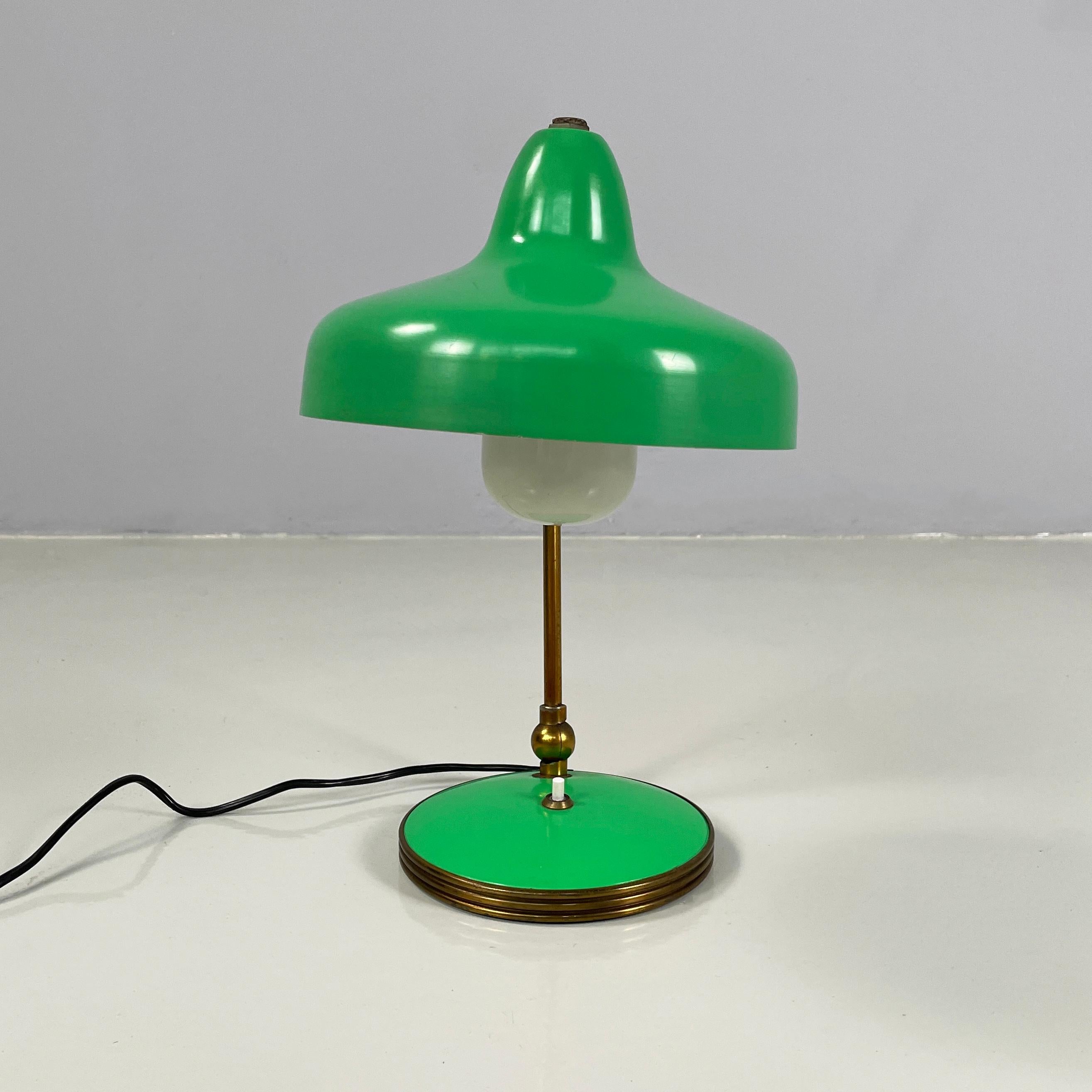 Métal Lampe de table Art déco italienne réglable en laiton et métal vert, années 1950 en vente