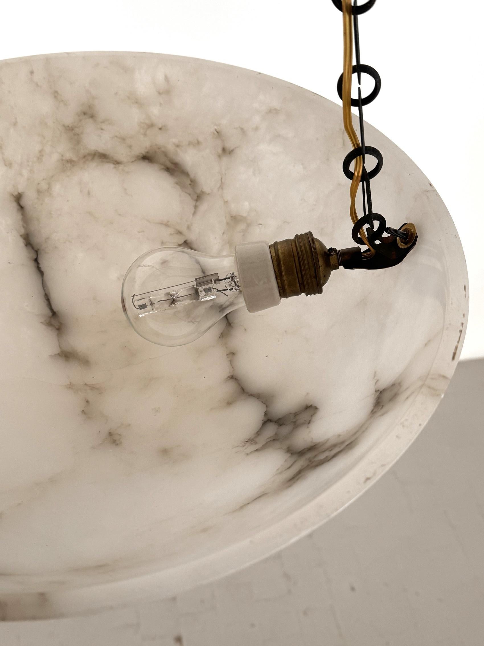 Italienischer Art-Déco-Kronleuchter aus Alabaster mit originaler Kette, 1940er Jahre 4