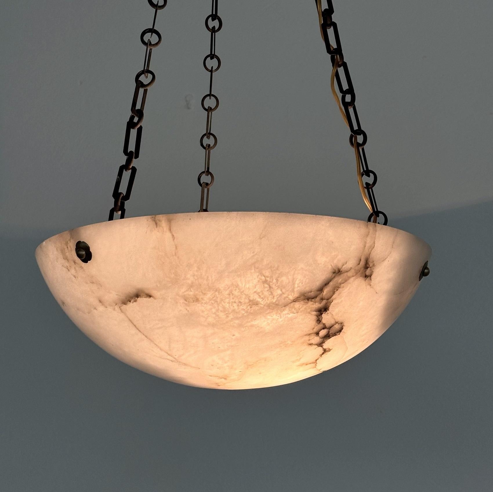 Italienischer Art-Déco-Kronleuchter aus Alabaster mit originaler Kette, 1940er Jahre (Mitte des 20. Jahrhunderts)