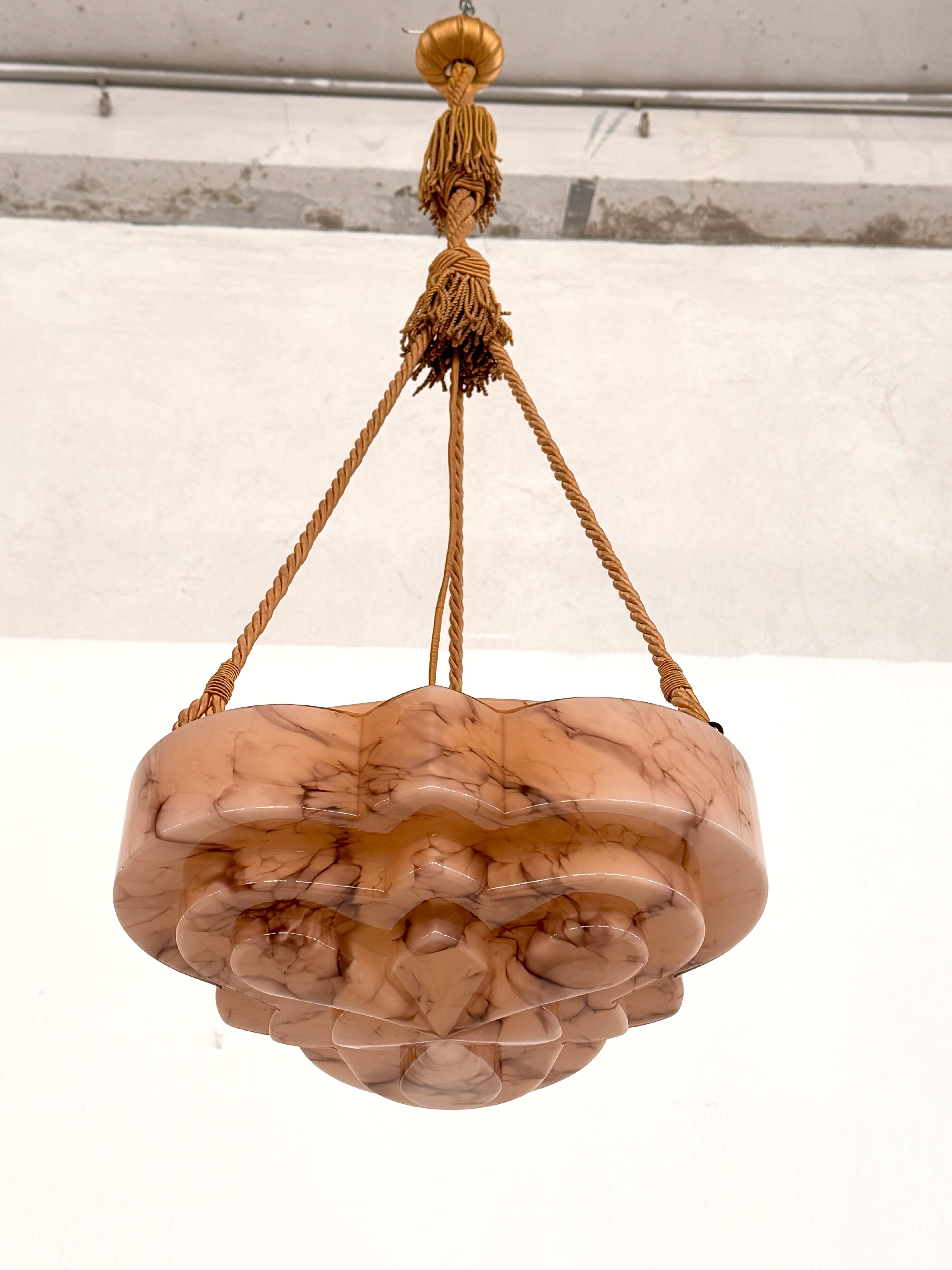 Metà XX secolo Lampadario in vetro alabastro Art Deco italiano, anni '40 in vendita