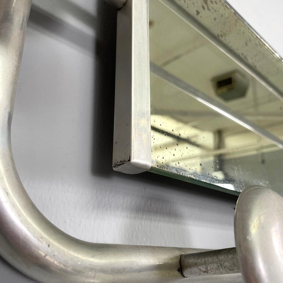 Perchero de pared italiano Art Decó de aluminio con espejo y estante superior, años 40 en venta 10