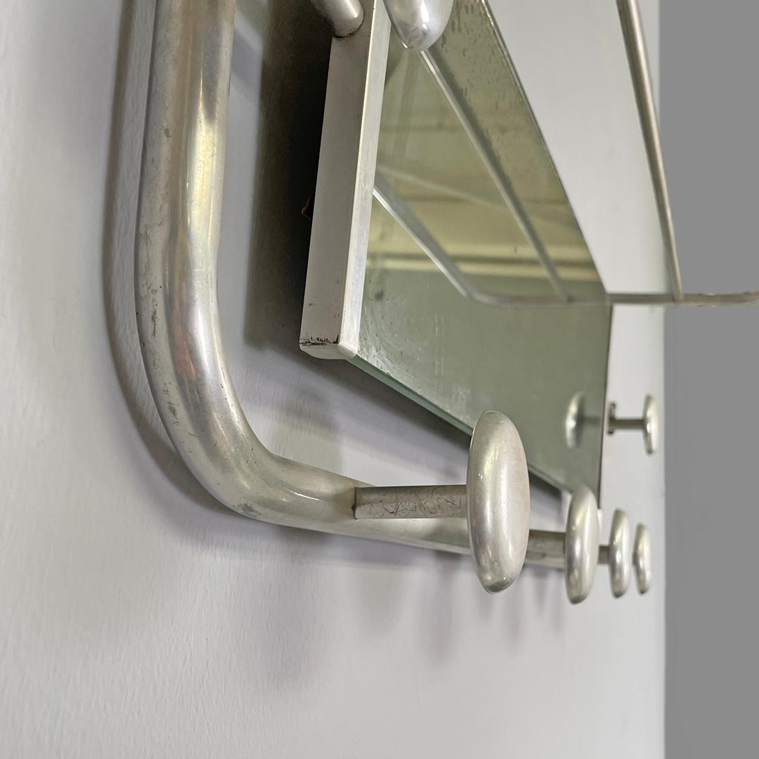 Perchero de pared italiano Art Decó de aluminio con espejo y estante superior, años 40 en venta 13