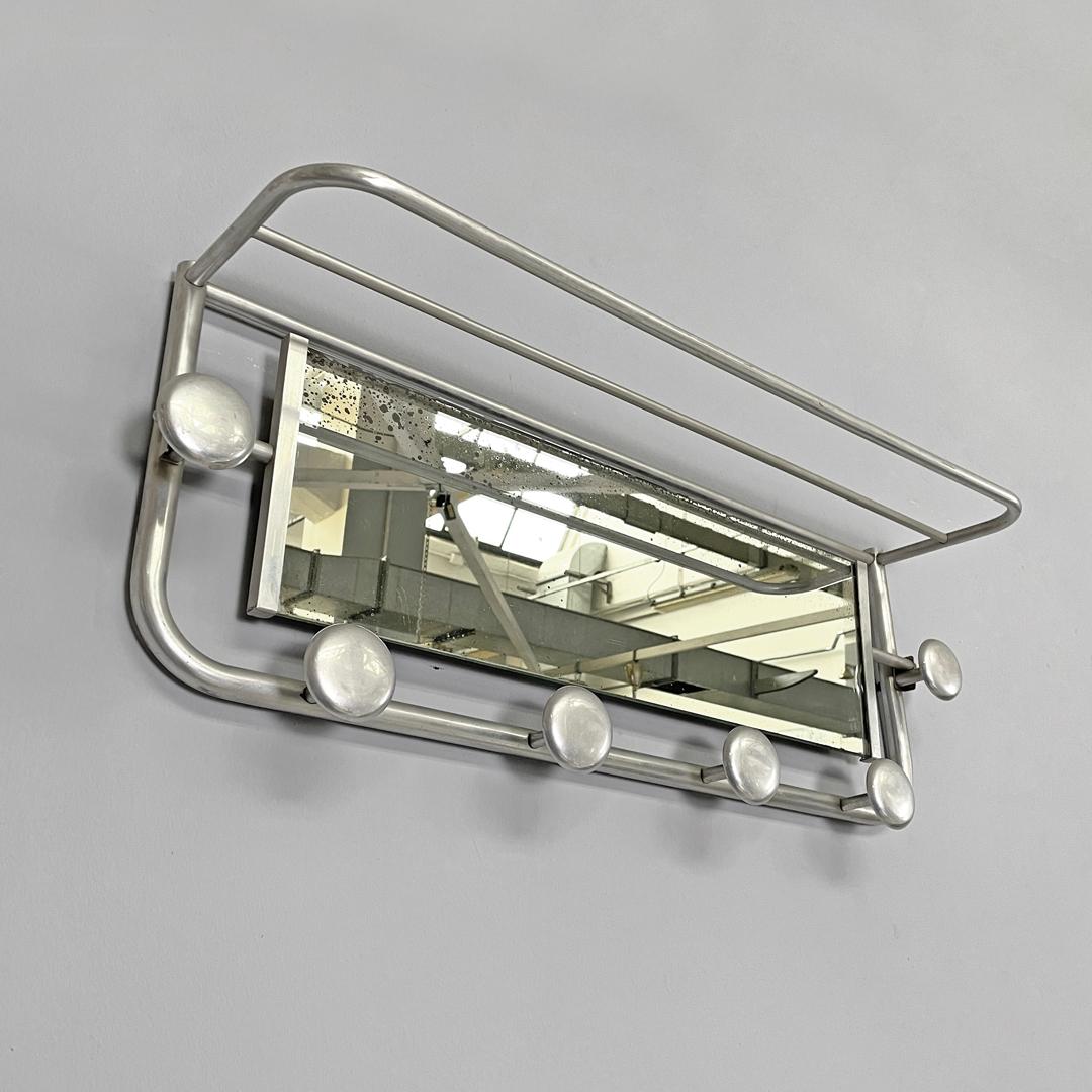 Perchero de pared italiano Art Decó de aluminio con espejo y estante superior, años 40 Italian en venta