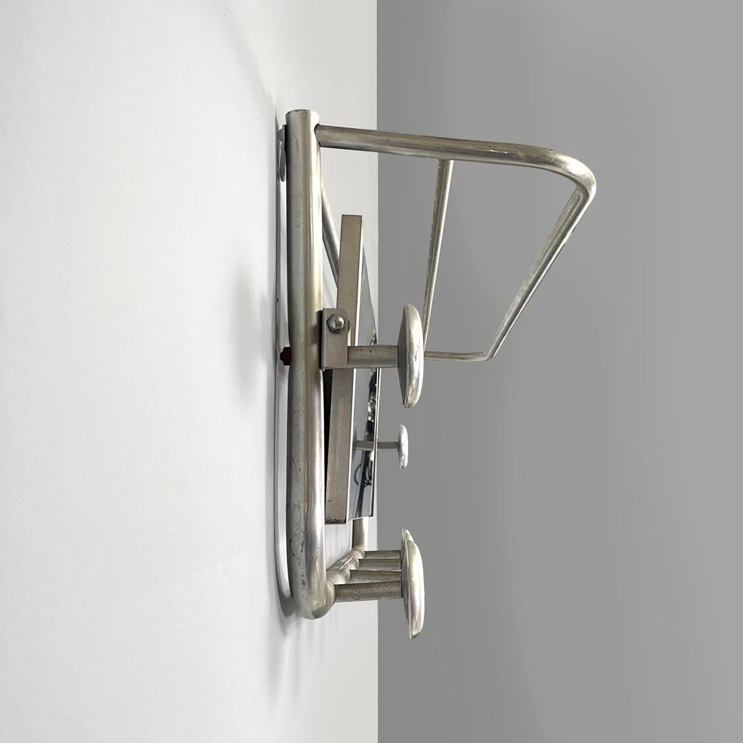 Perchero de pared italiano Art Decó de aluminio con espejo y estante superior, años 40 Mid-20th Century en venta