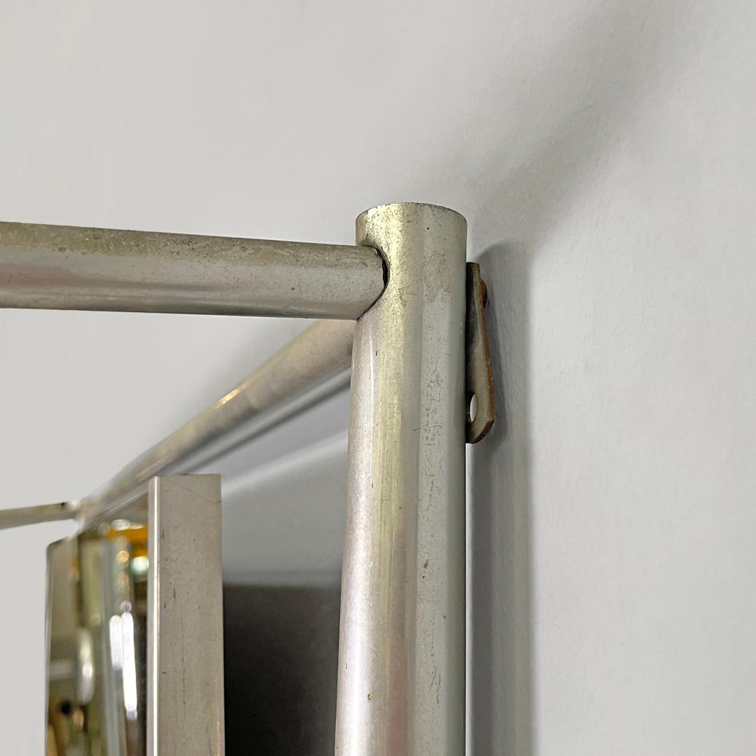Perchero de pared italiano Art Decó de aluminio con espejo y estante superior, años 40 en venta 3