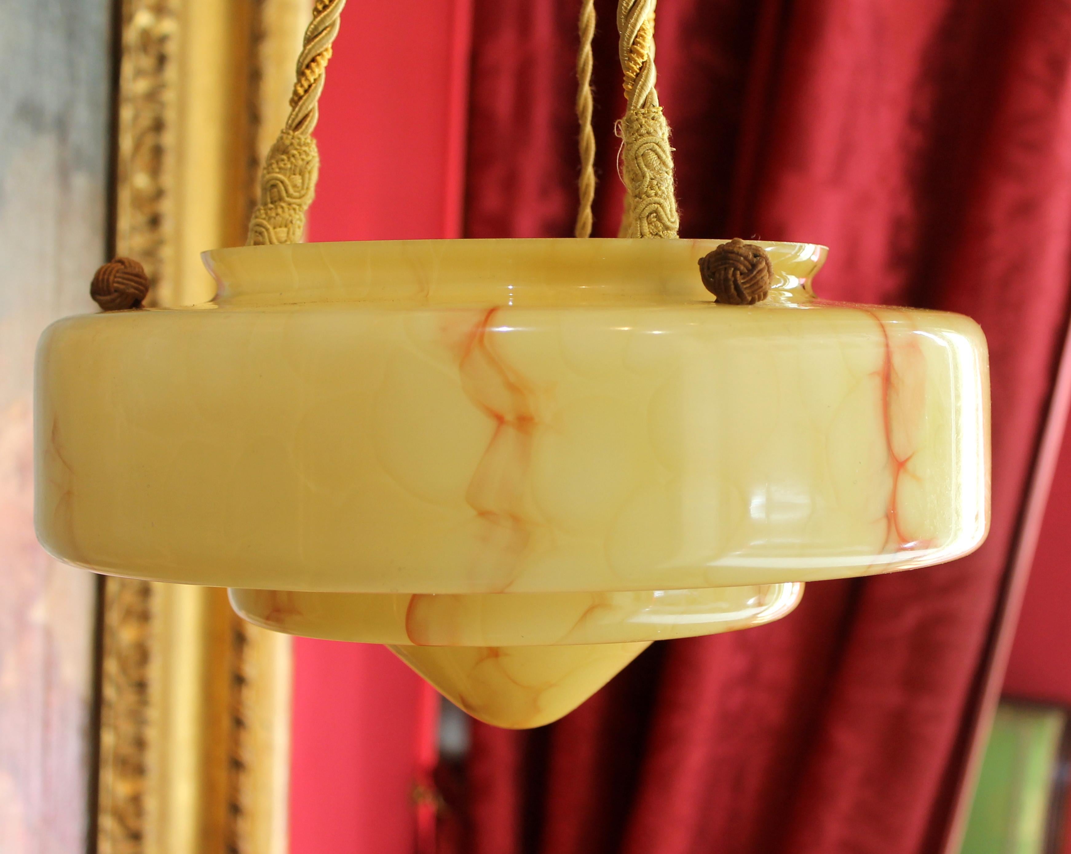 Italian Art Deco Amber Toned Murano Glass Faux Alabaster Rope Pendant Chandelier In Good Condition In Firenze, IT