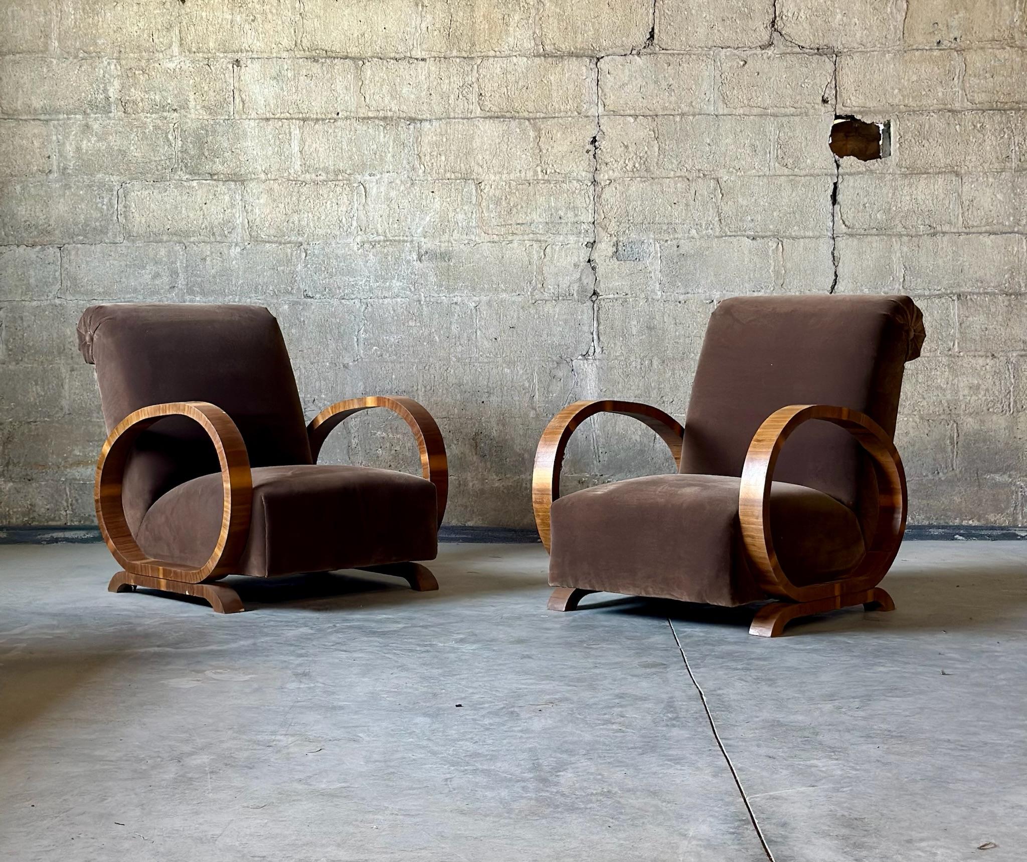 Italian Art Deco Armchairs In Excellent Condition In Hudson, NY