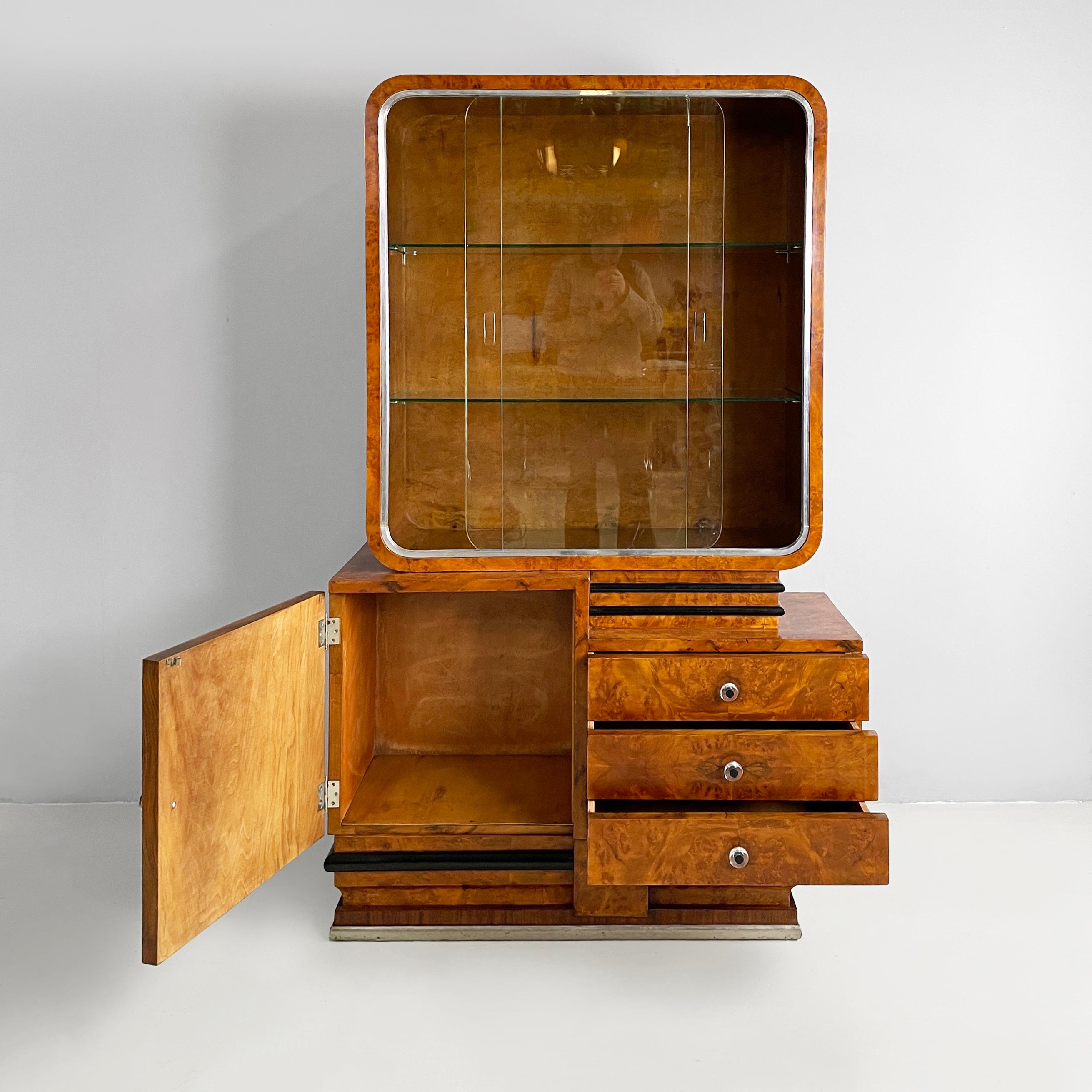 Italian Art Deco asymmetrical wooden sideboard with glass display cabinet, 1920s In Good Condition For Sale In MIlano, IT