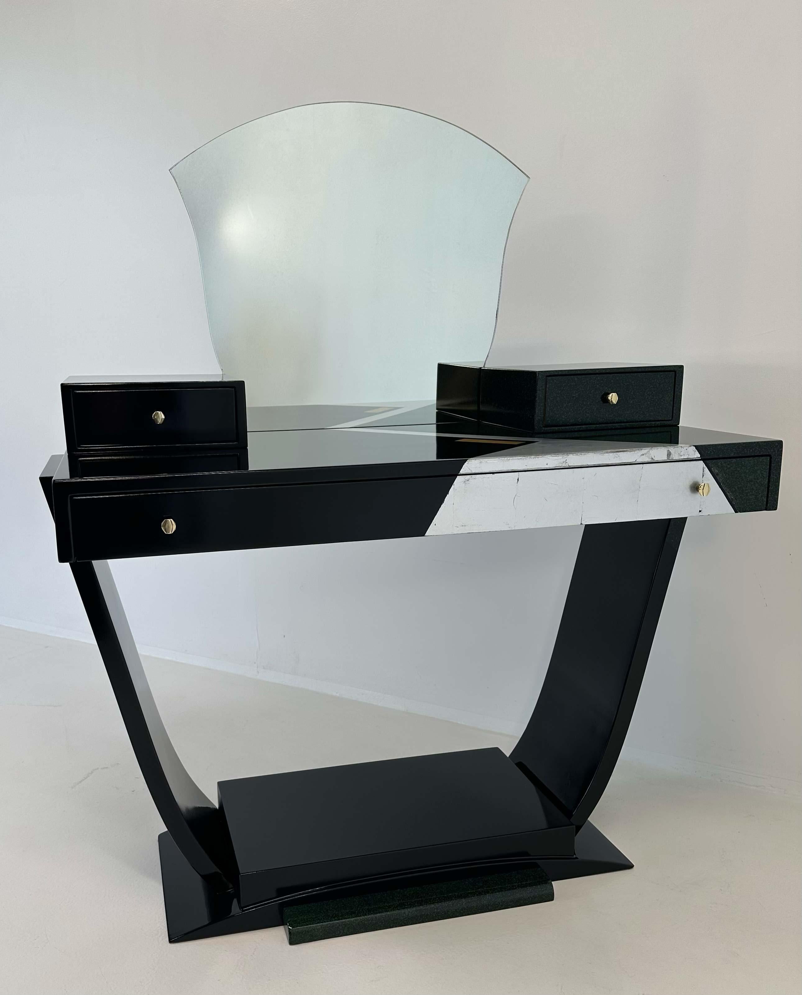 Table de toilette italienne Art déco en laque noire et verte, feuille d'argent, 1970 Bon état - En vente à Meda, MB