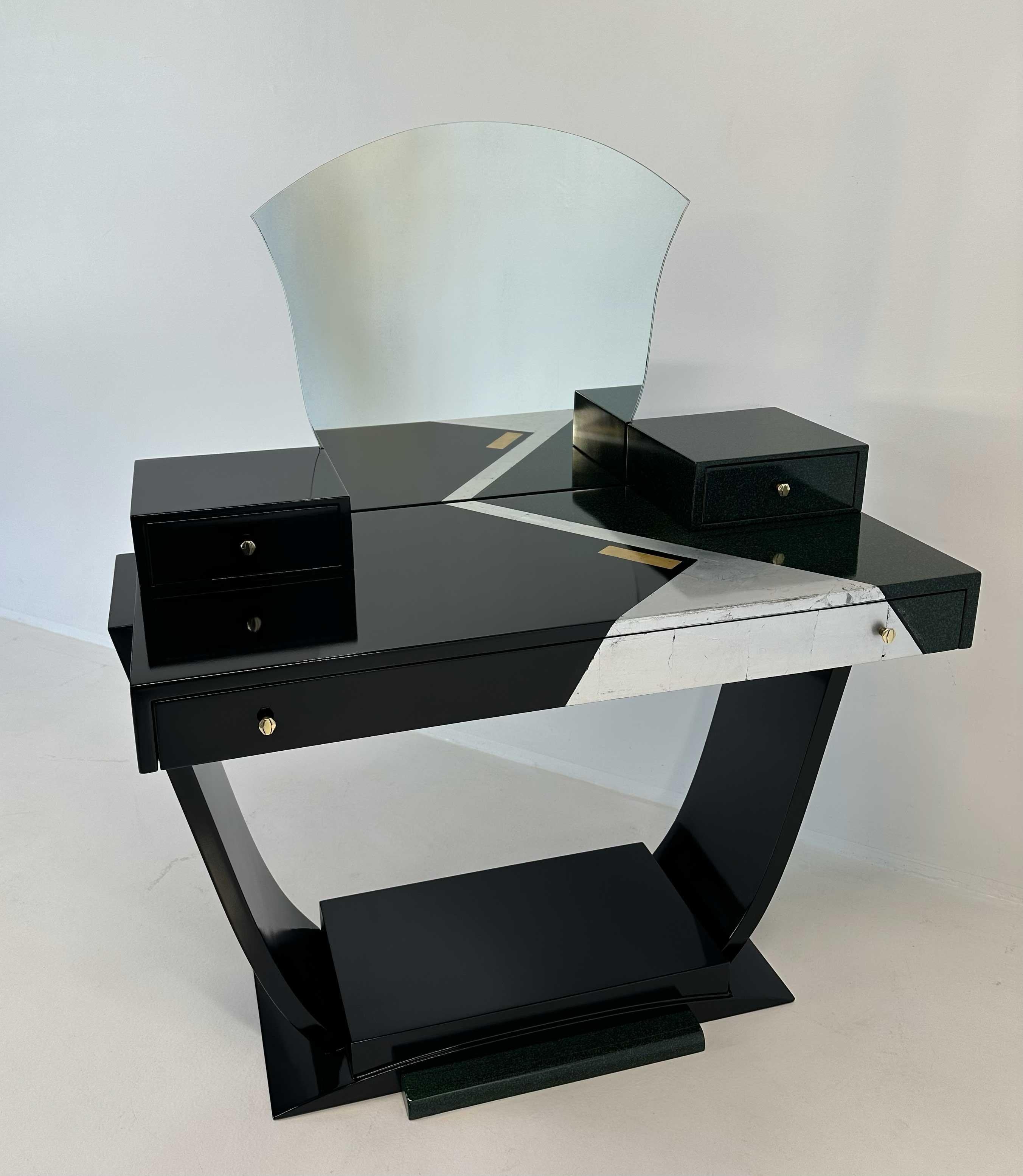 Fin du 20e siècle Table de toilette italienne Art déco en laque noire et verte, feuille d'argent, 1970 en vente