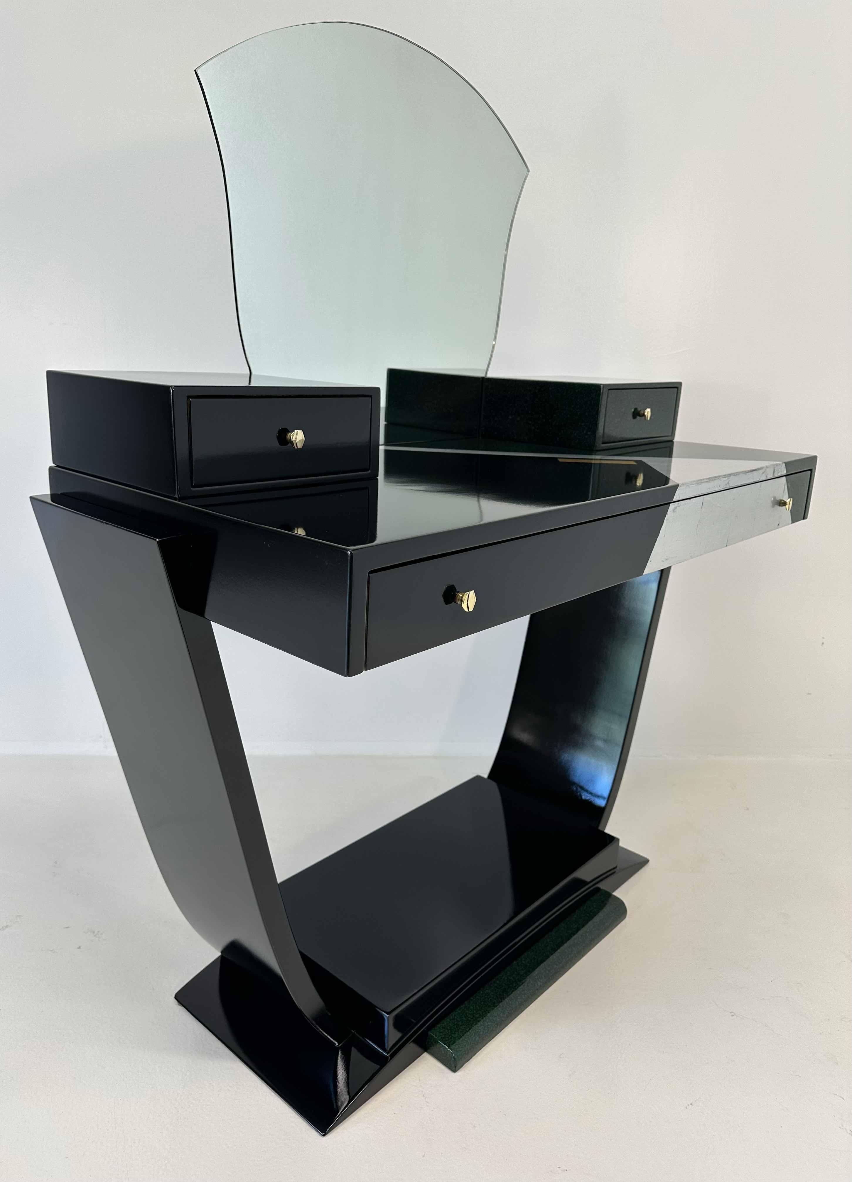 Table de toilette italienne Art déco en laque noire et verte, feuille d'argent, 1970 en vente 1